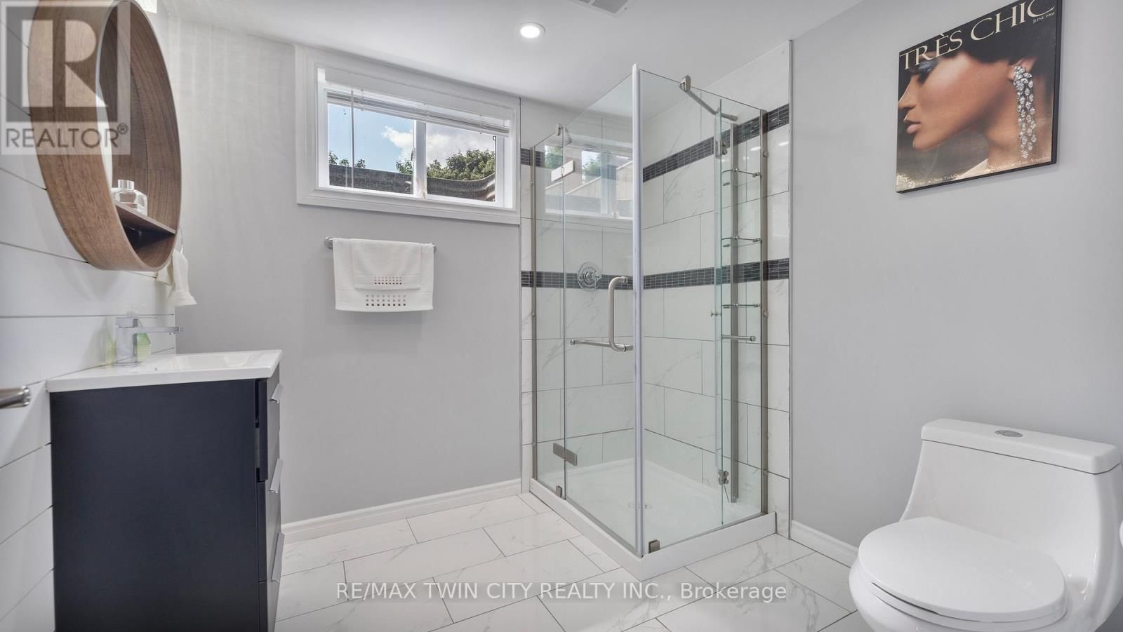 1651 VILLA NOVA ROAD Image 20