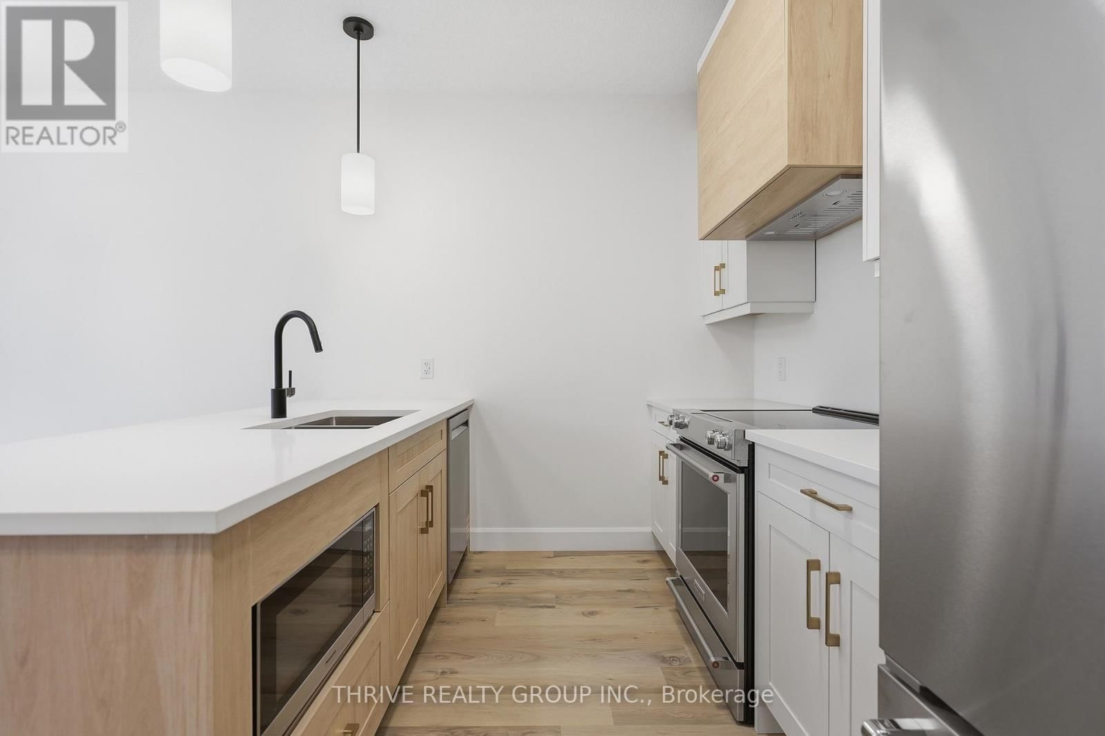 3 - 279 HILL STREET Image 10