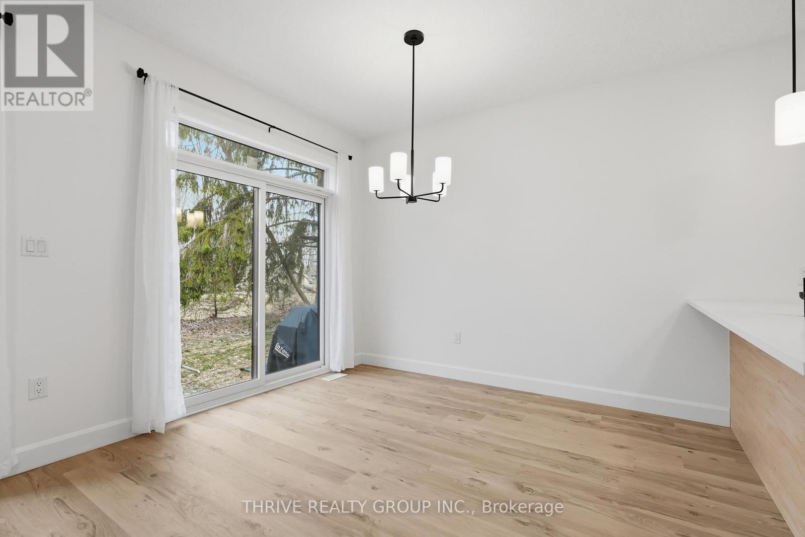 3 - 279 HILL STREET Image 12