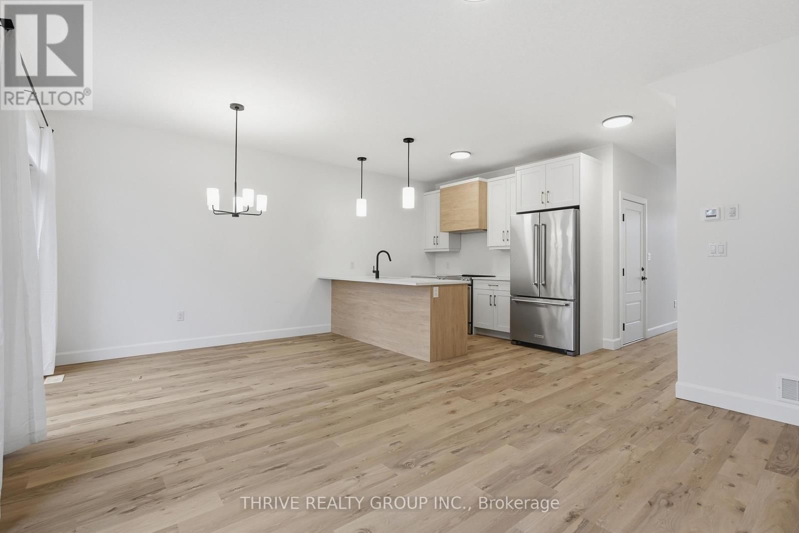 3 - 279 HILL STREET Image 16