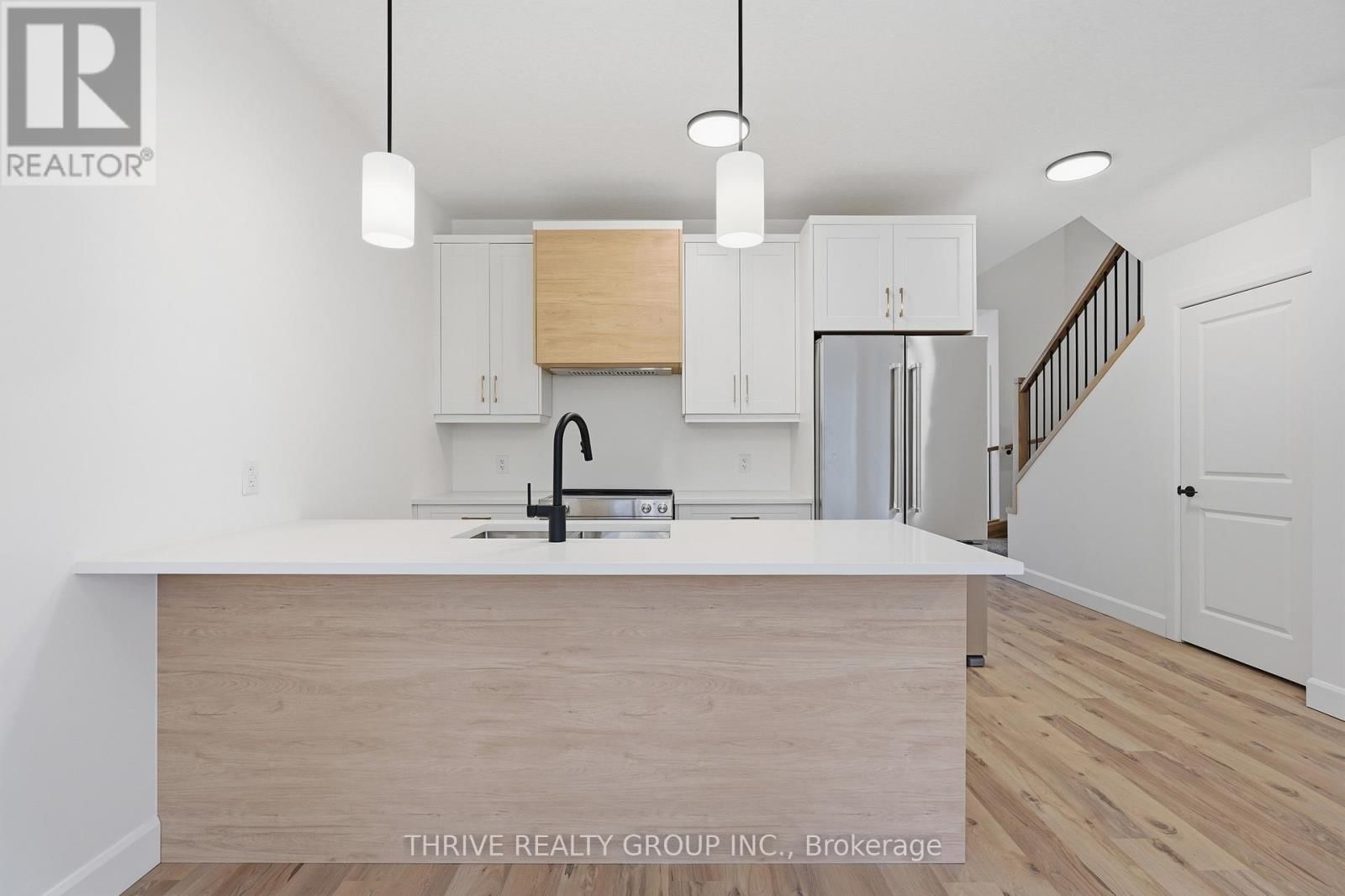 3 - 279 HILL STREET Image 8