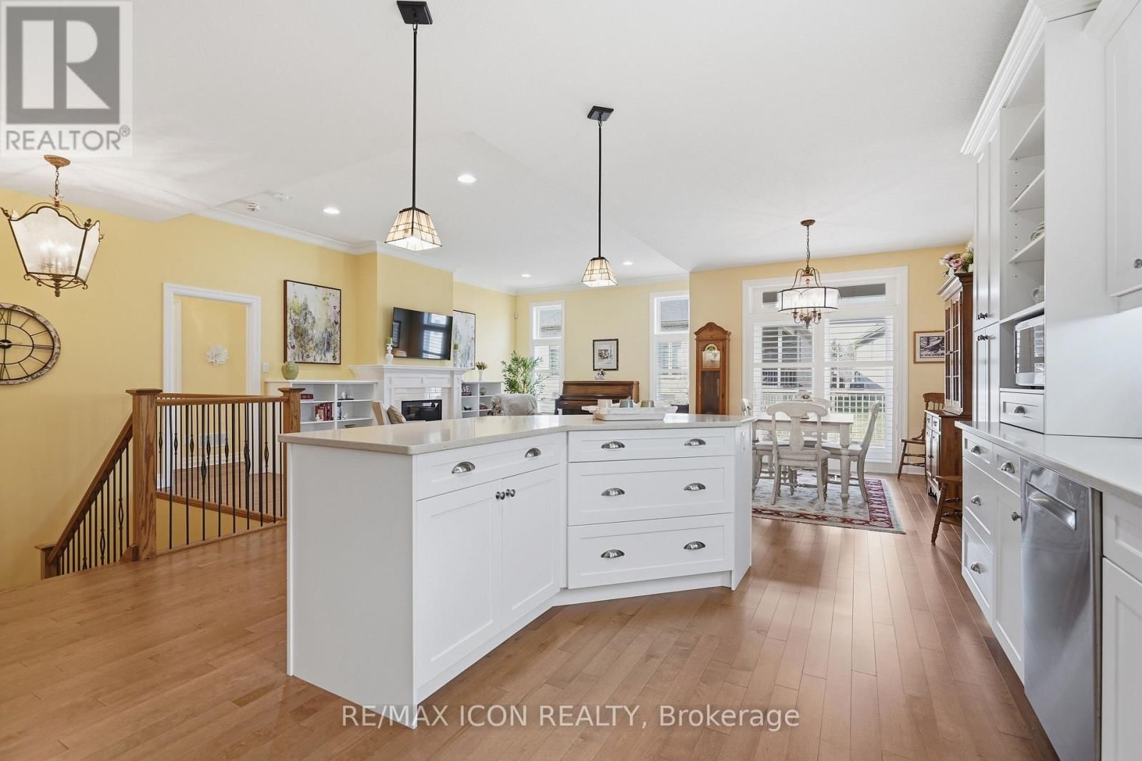 725 EAGLETRACE DRIVE Image 18