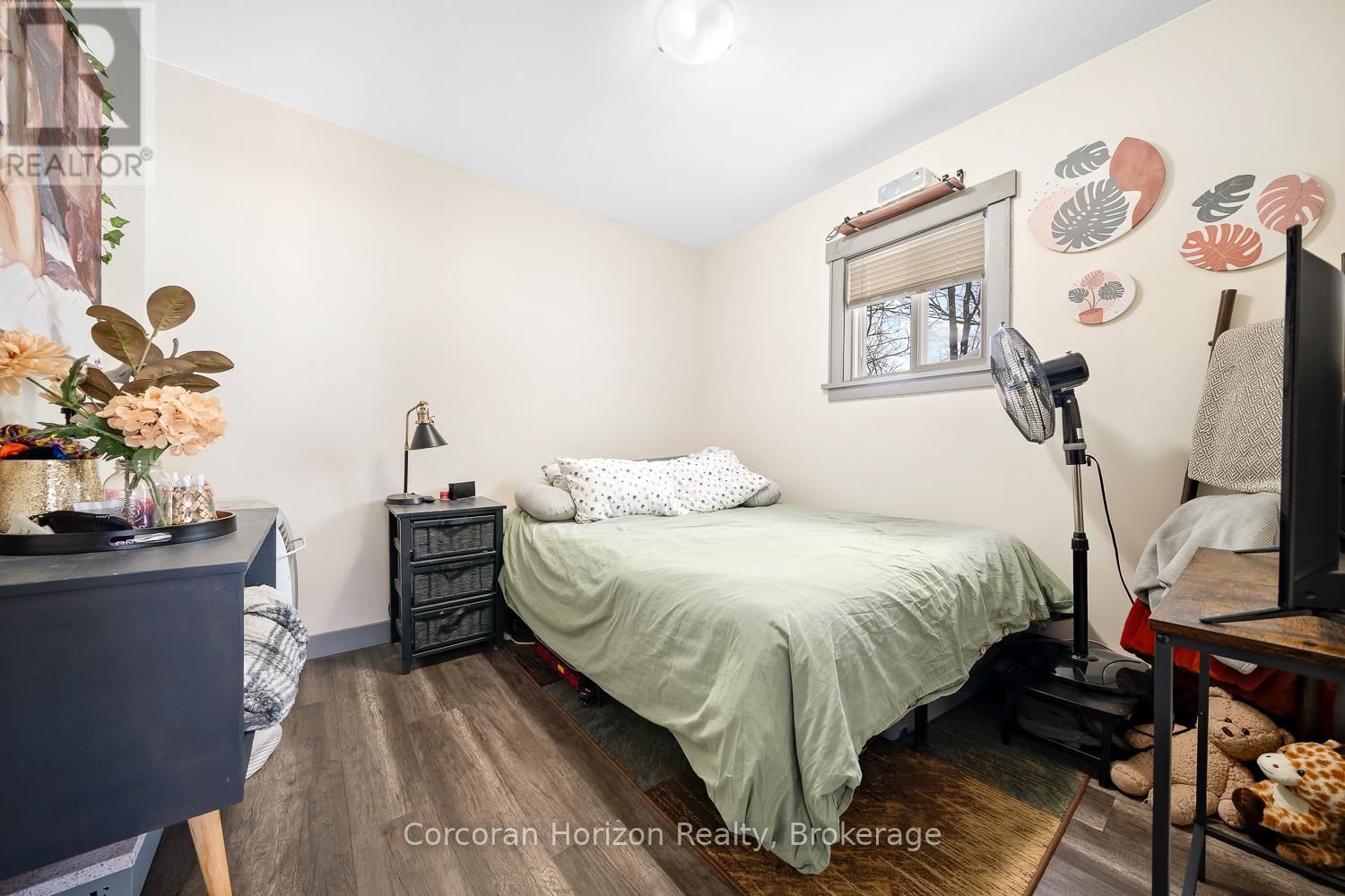 196 MAIN STREET WEST Image 20