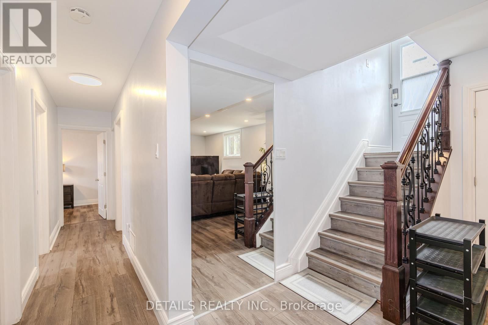 7 KERRY CRESCENT Image 26