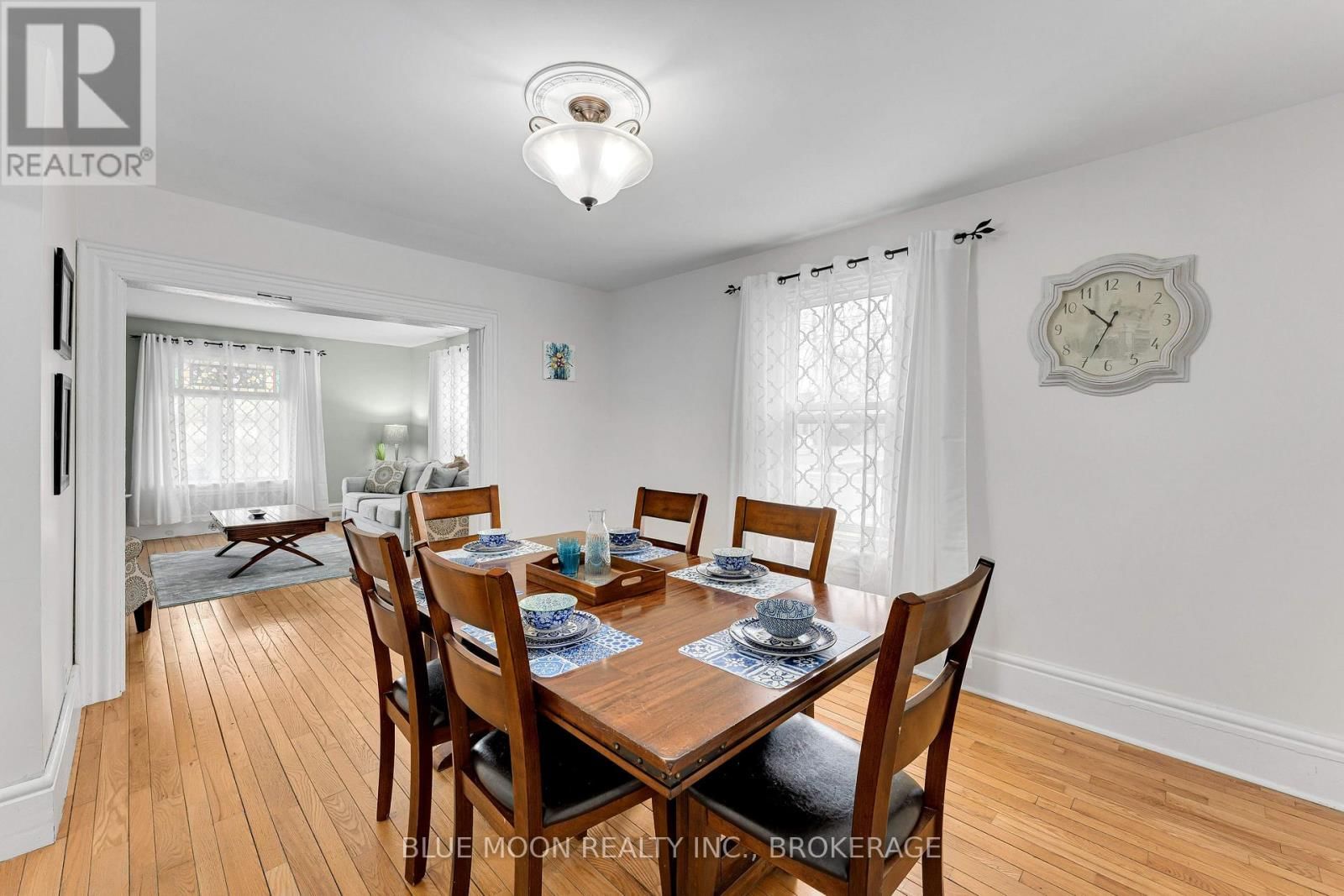 101 BRIDGE STREET EAST Image 10