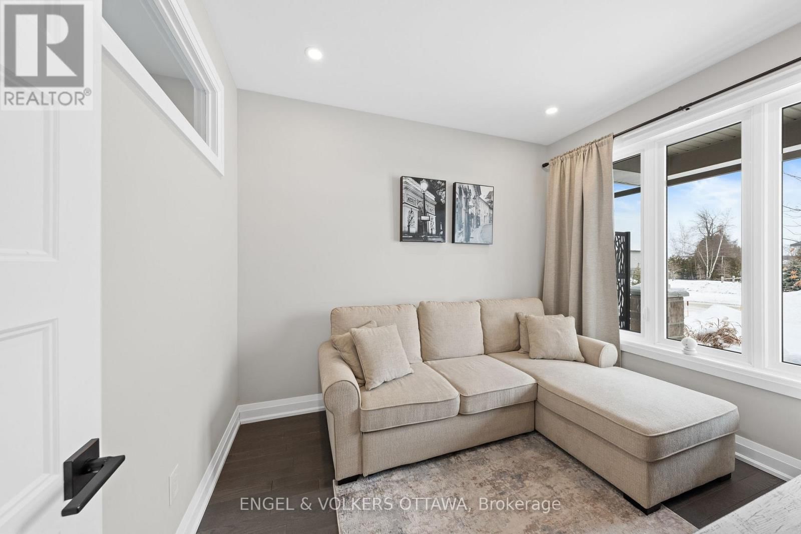 221 BLACKHORSE DRIVE Image 28