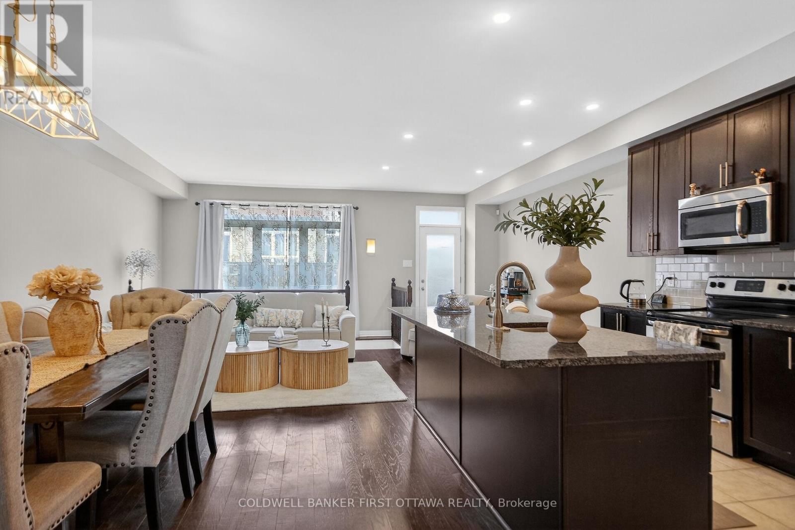 906 LITTLEROCK STREET Image 10