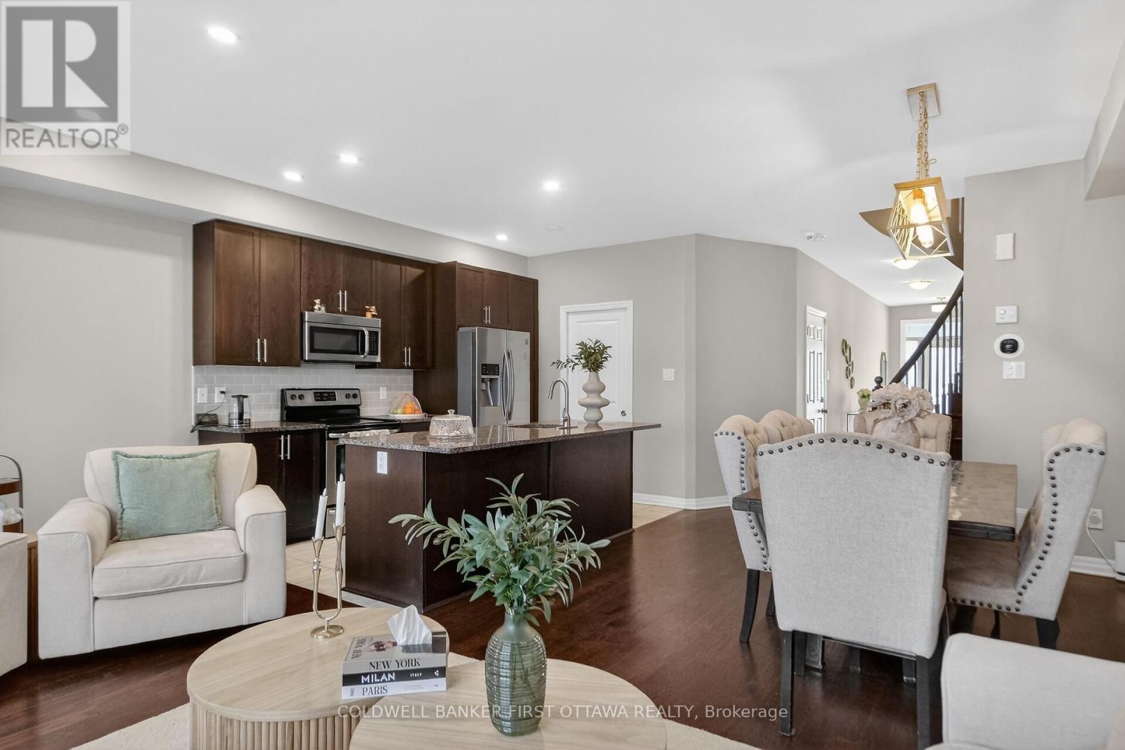 906 LITTLEROCK STREET Image 12