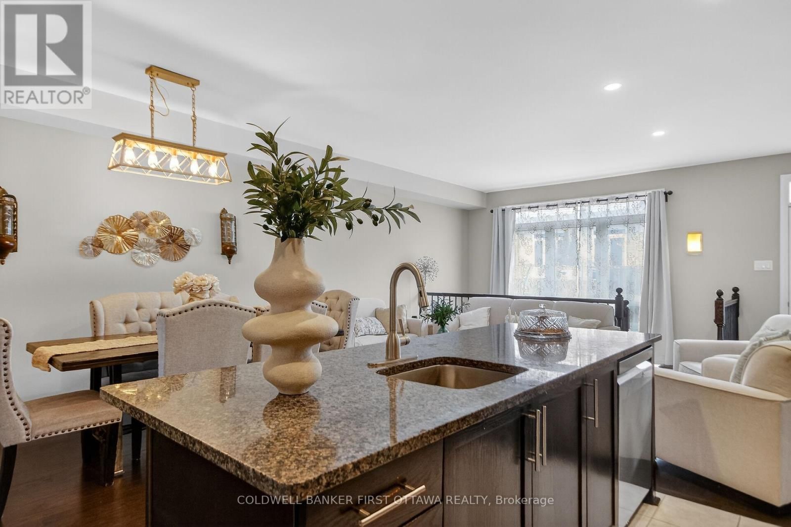 906 LITTLEROCK STREET Image 13