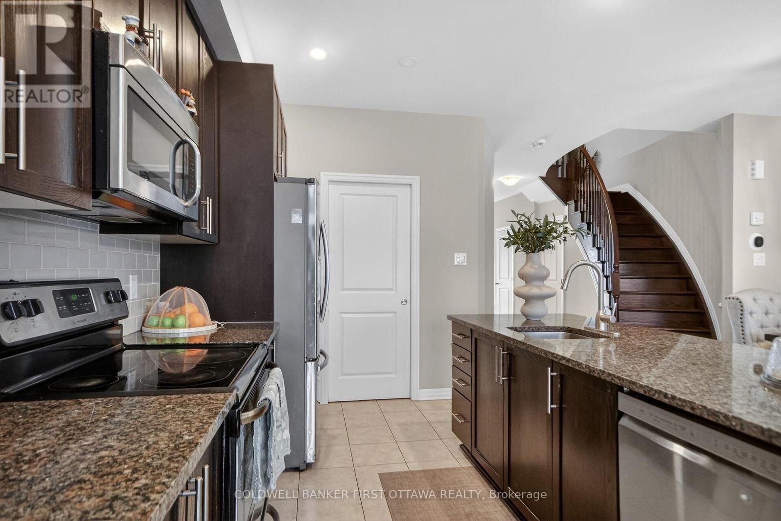 906 LITTLEROCK STREET Image 14