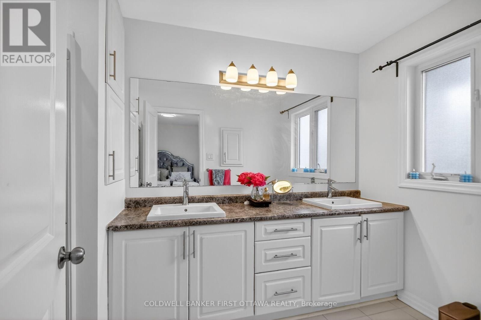 906 LITTLEROCK STREET Image 25