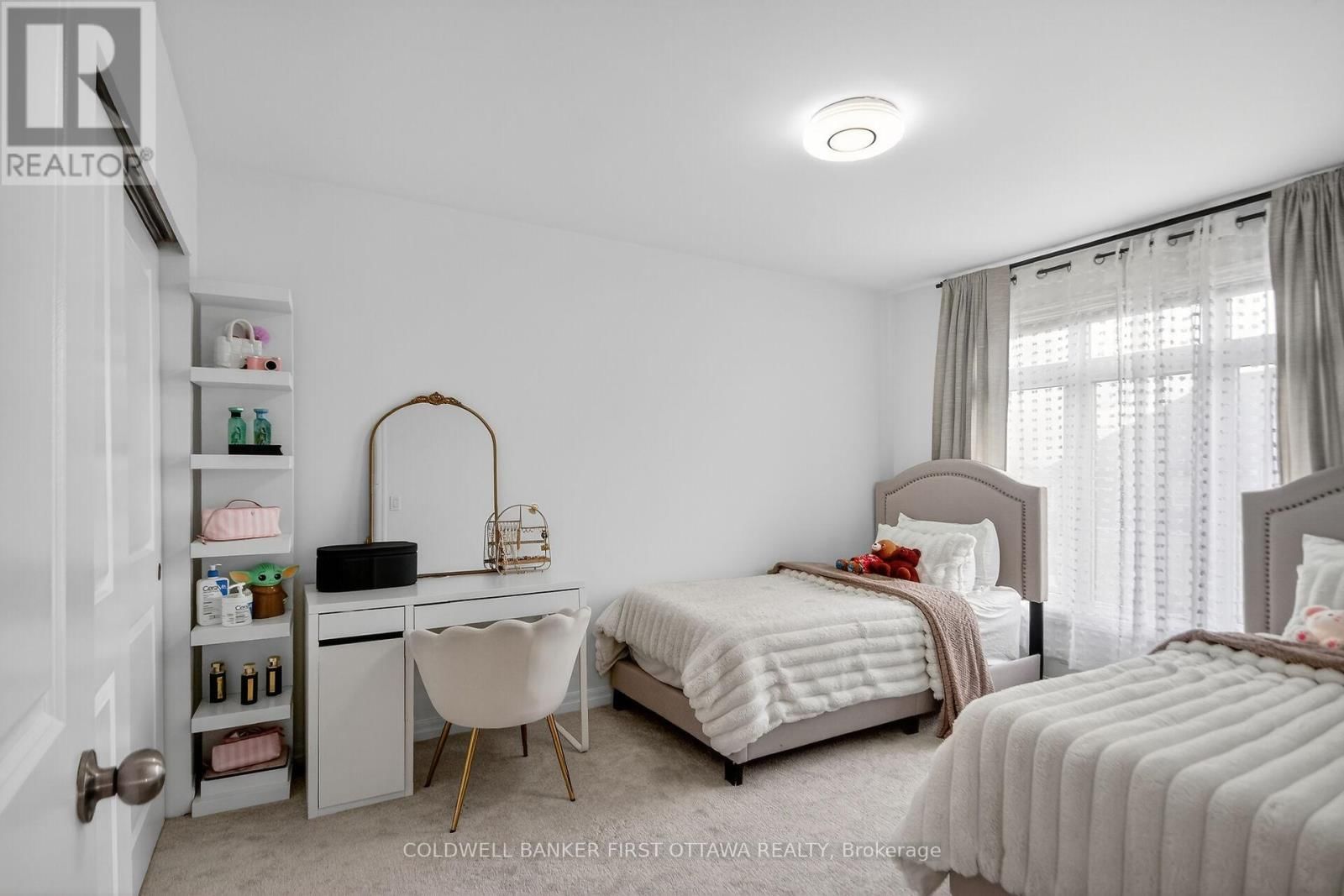 906 LITTLEROCK STREET Image 28