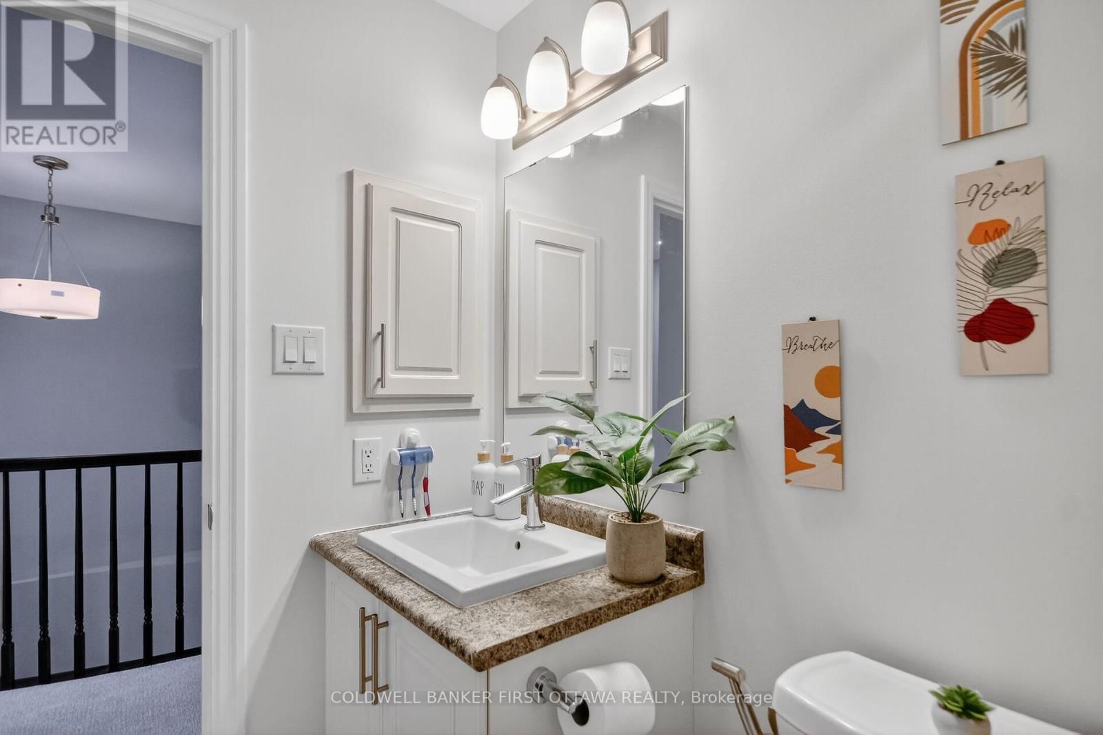 906 LITTLEROCK STREET Image 31