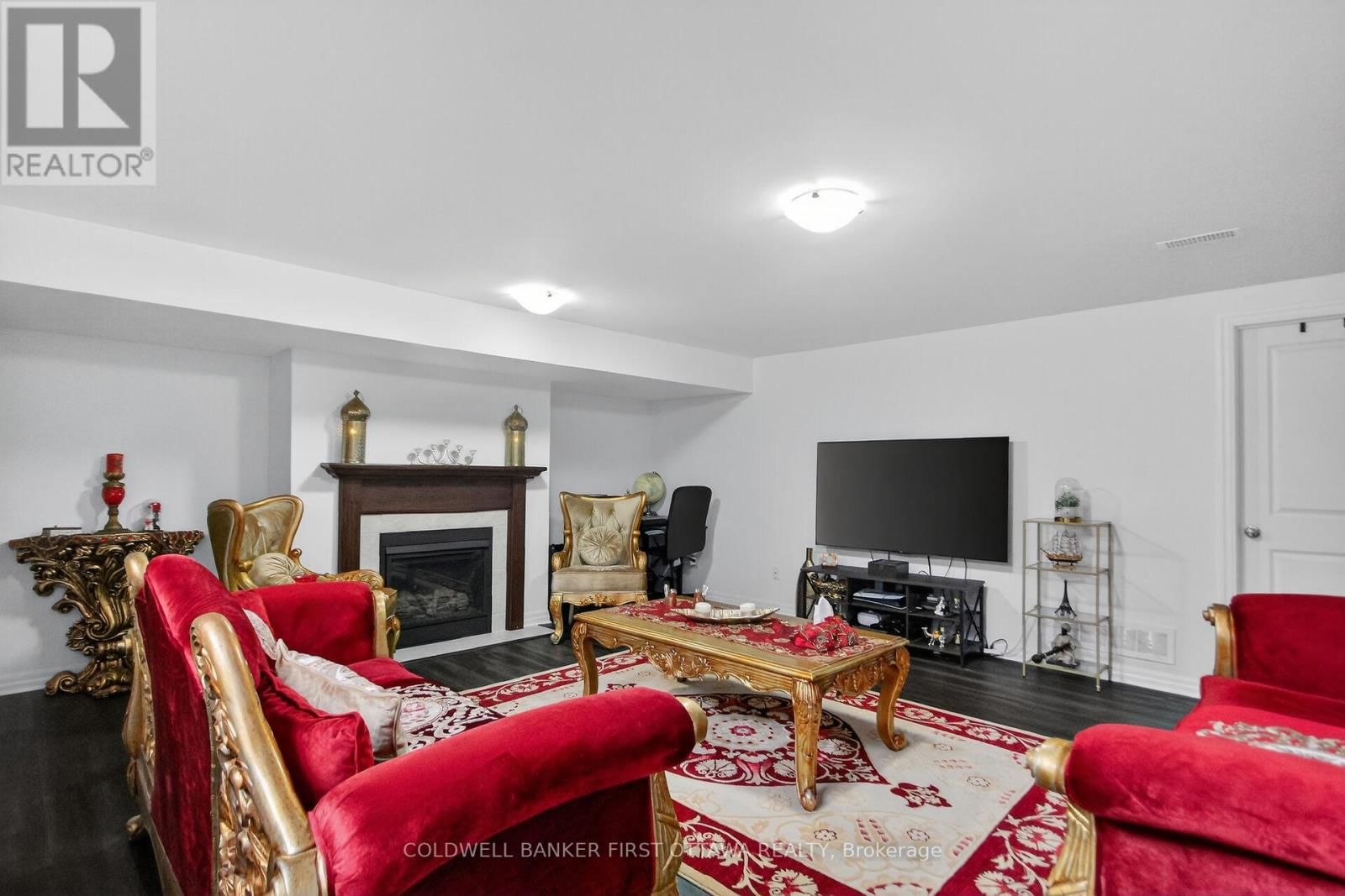 906 LITTLEROCK STREET Image 33