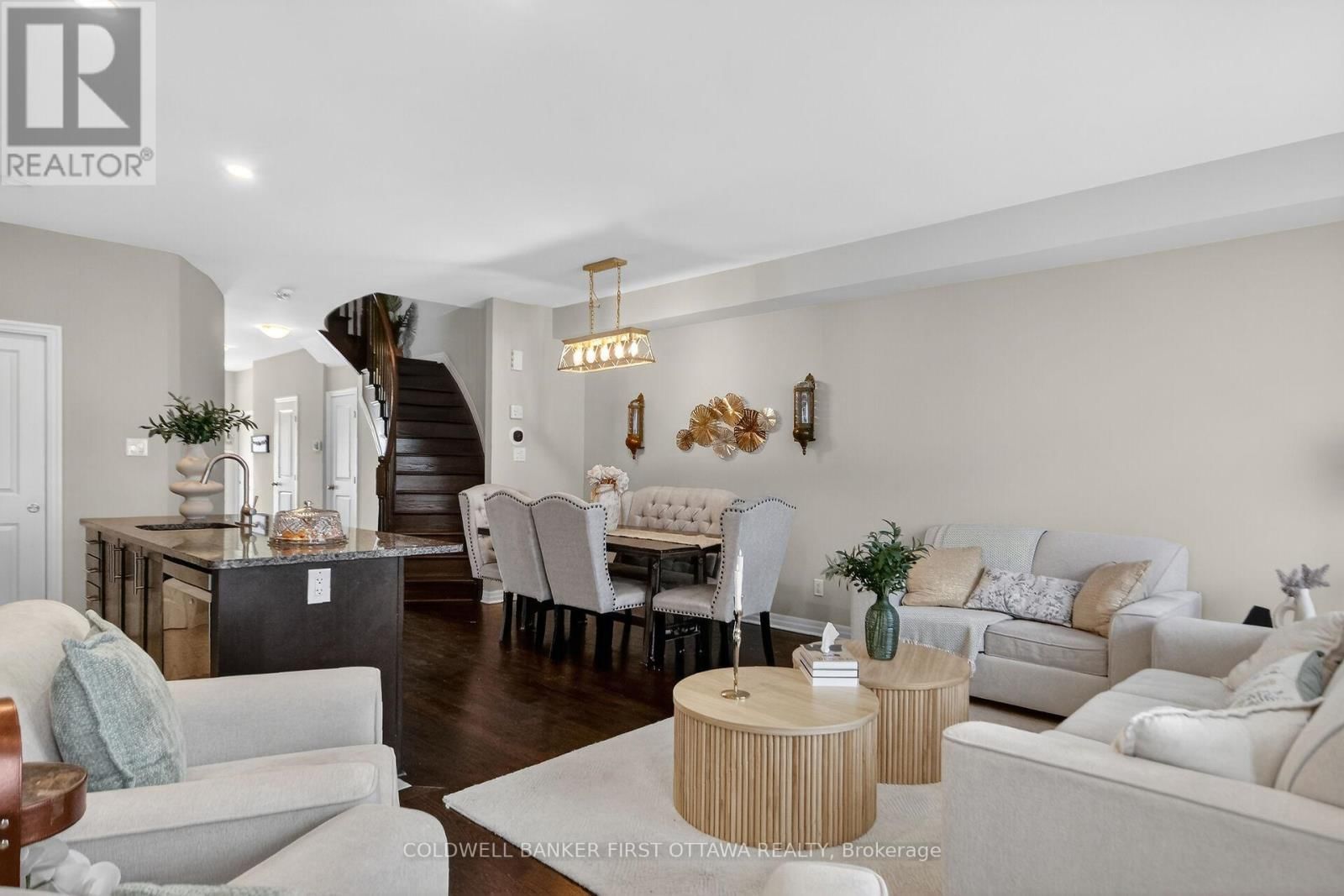 906 LITTLEROCK STREET Image 8