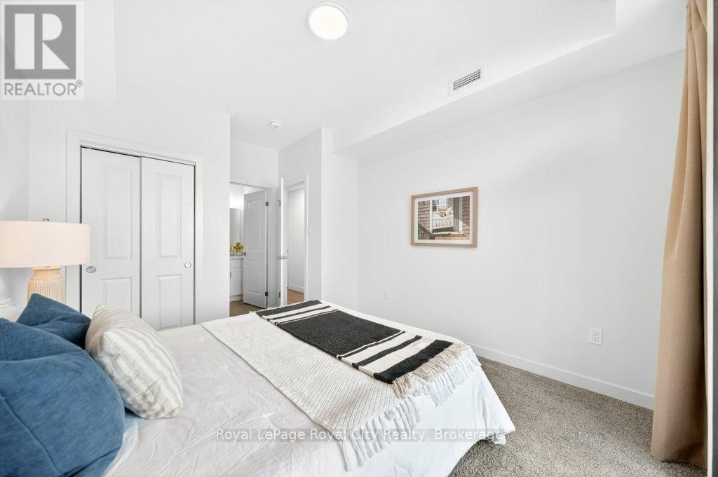 162 - 824 WOOLWICH STREET Image 15