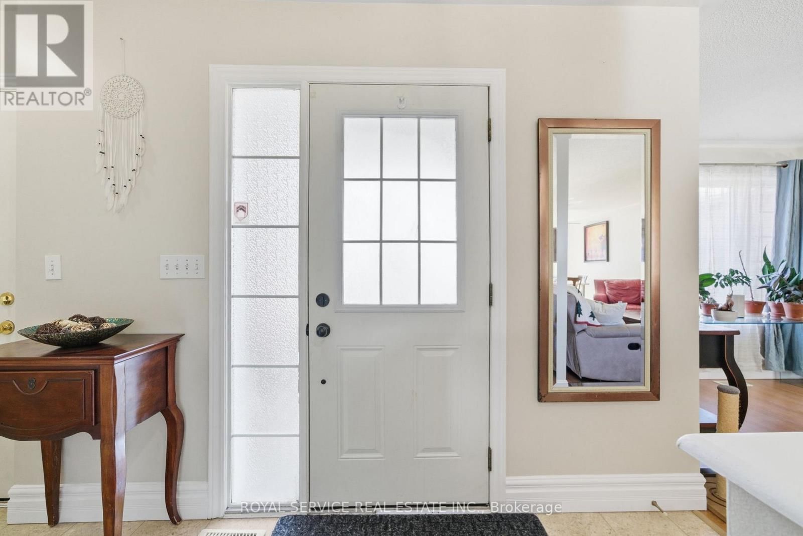 9 JANE'S COURT Image 4