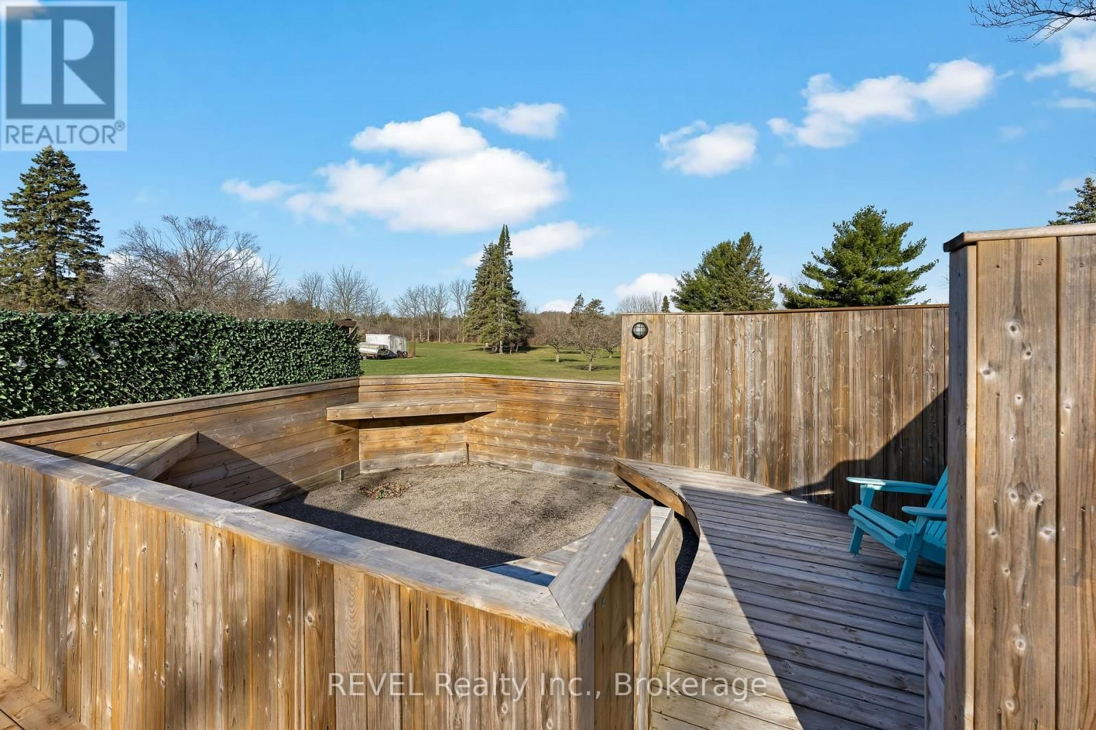 955 RIDGE ROAD NORTH Image 35