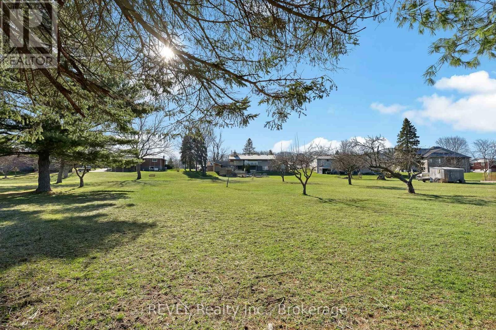 955 RIDGE ROAD NORTH Image 39