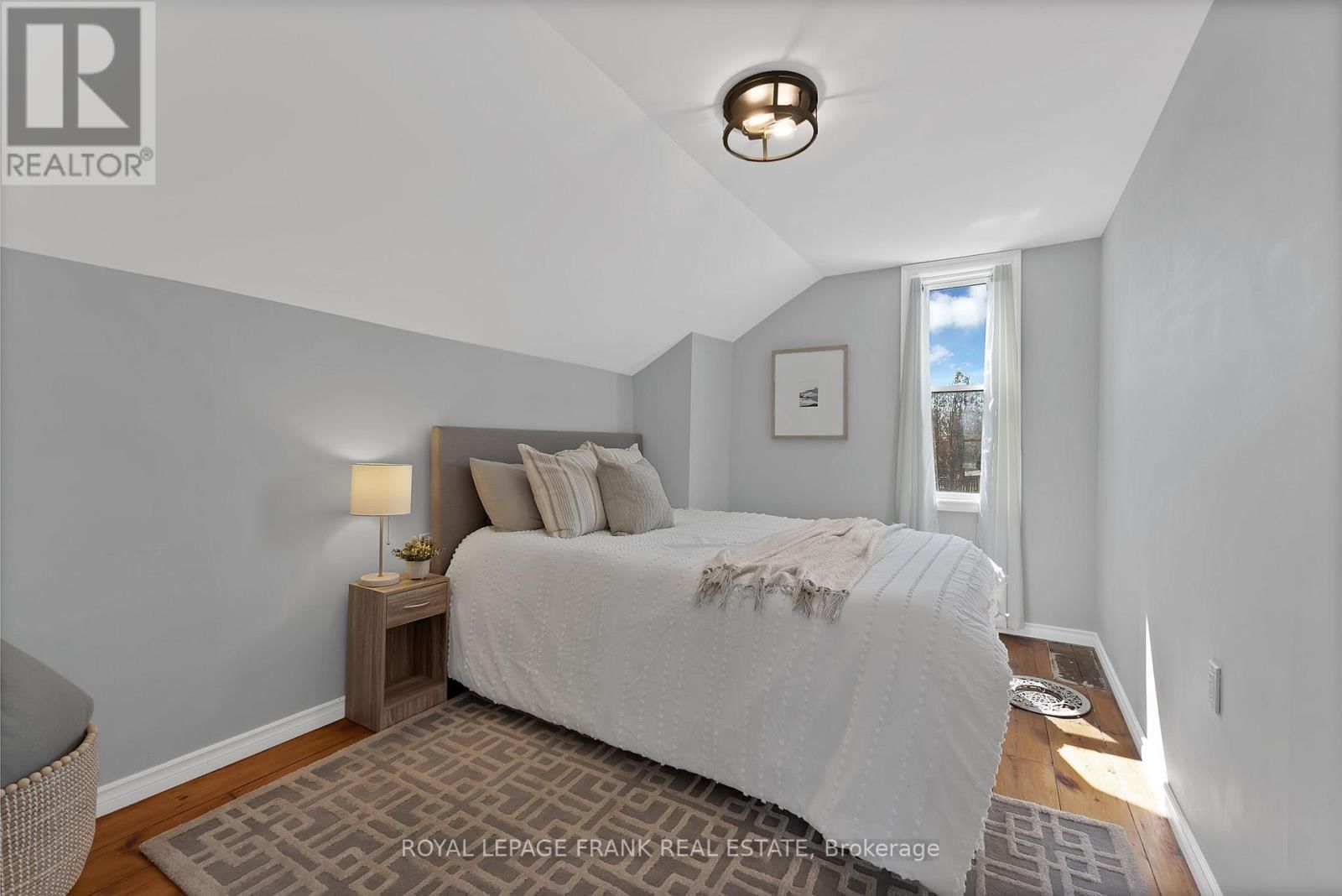 916 HIGHWAY 7 Image 25