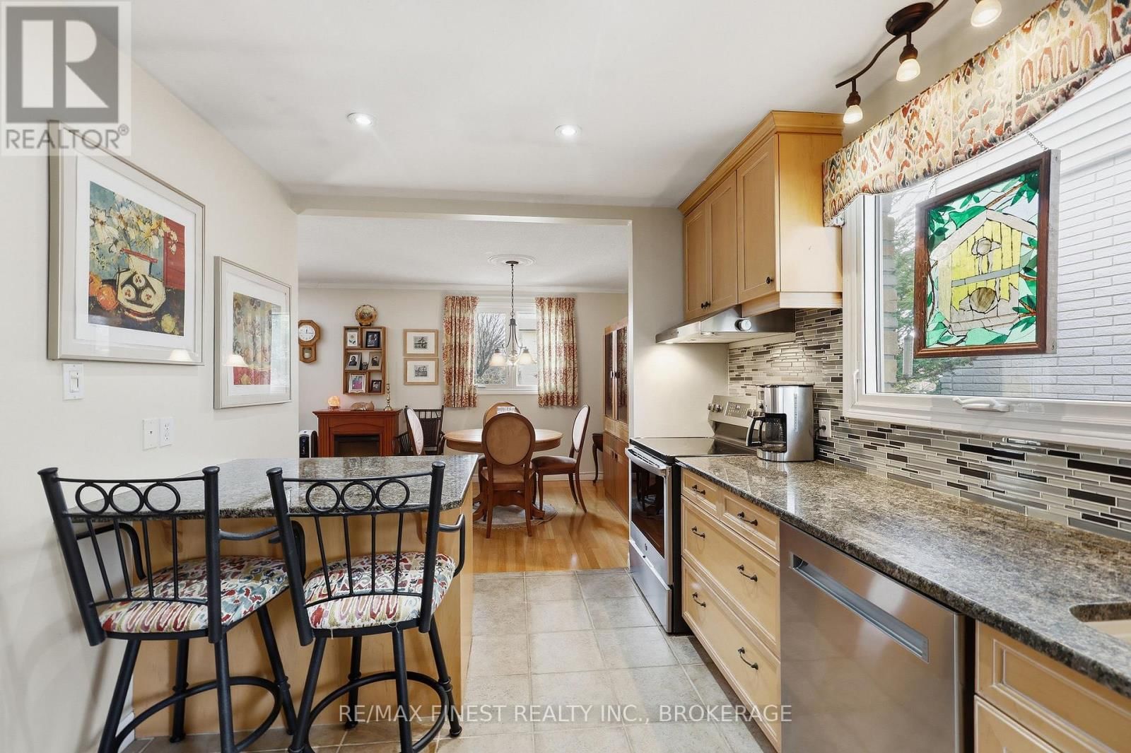 87 OLD OAK ROAD Image 25