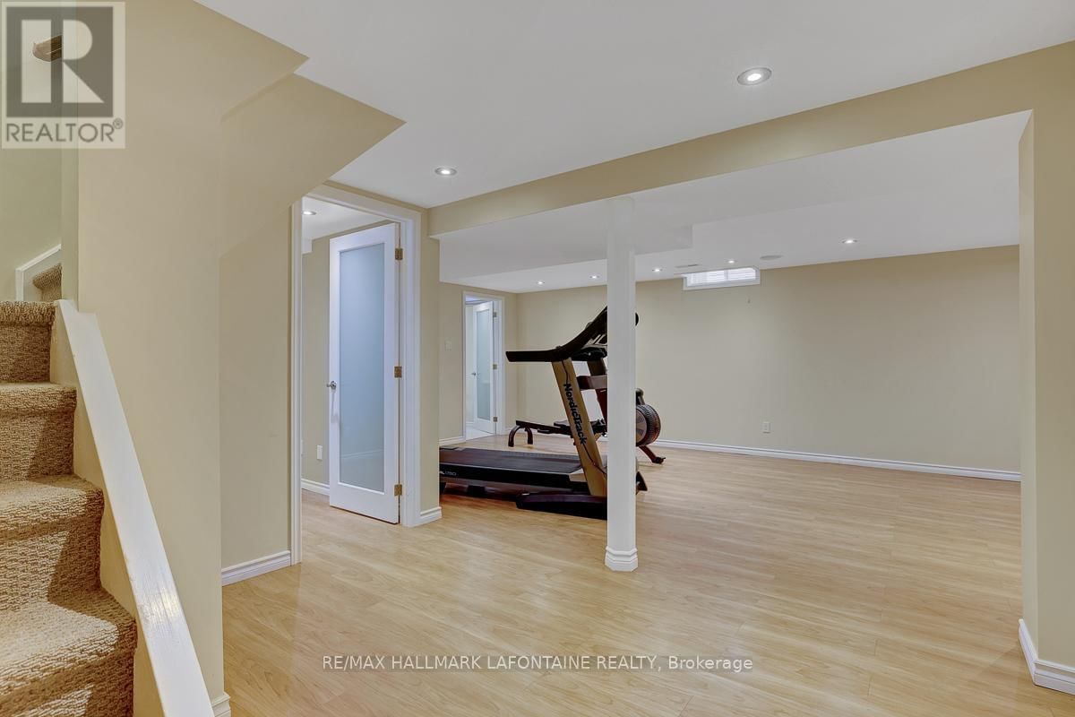 553 APOLLO WAY Image 33