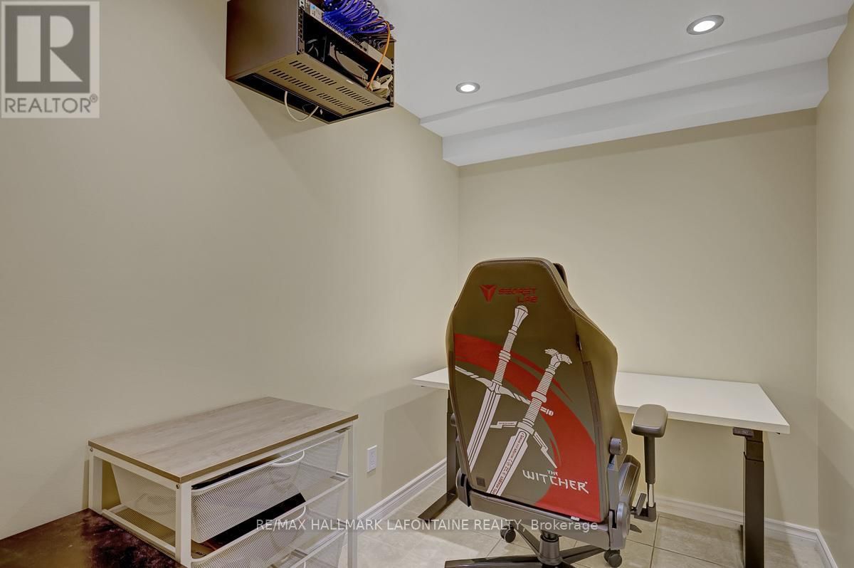 553 APOLLO WAY Image 36