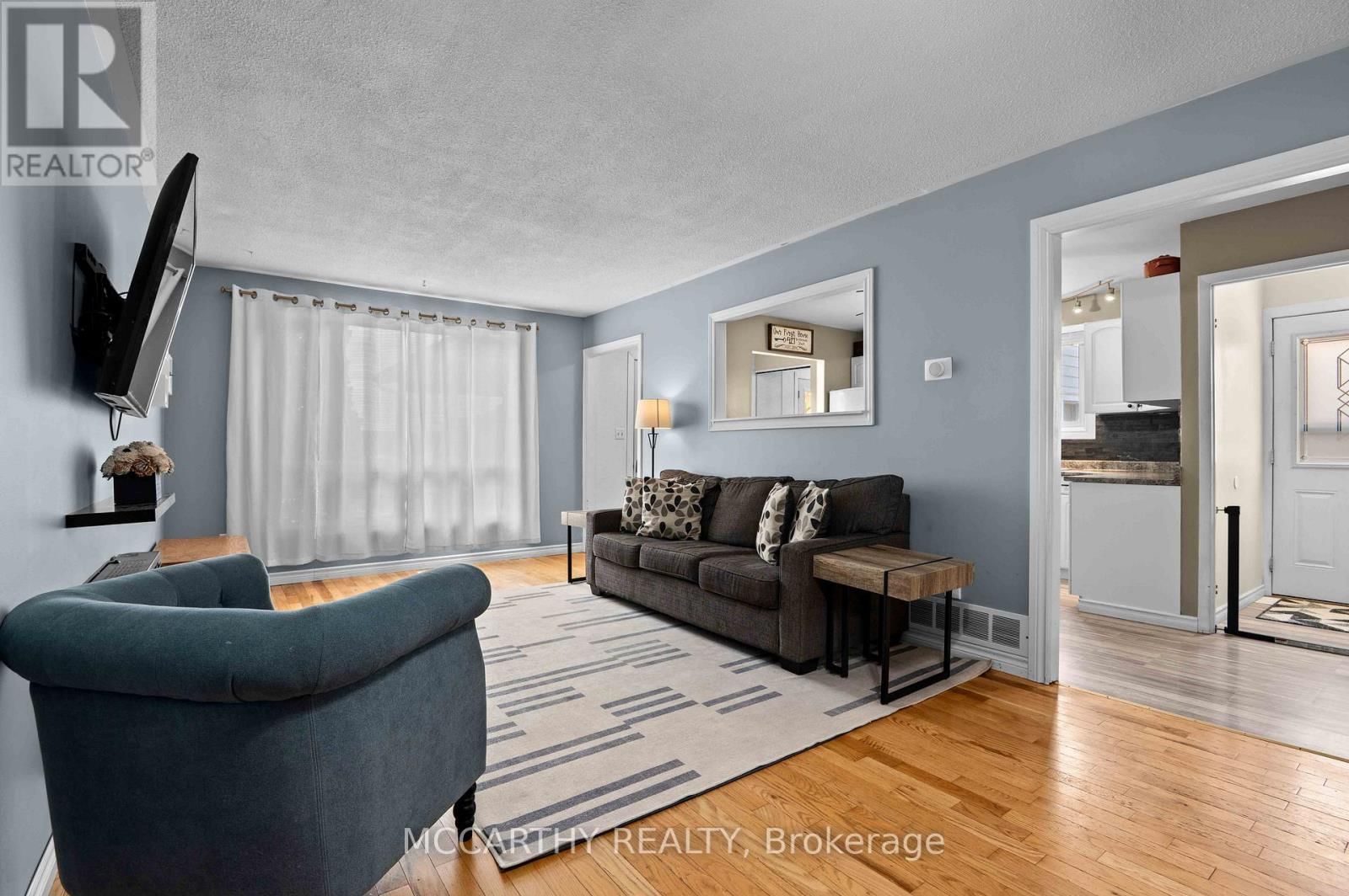 421 VICTORIA STREET Image 14