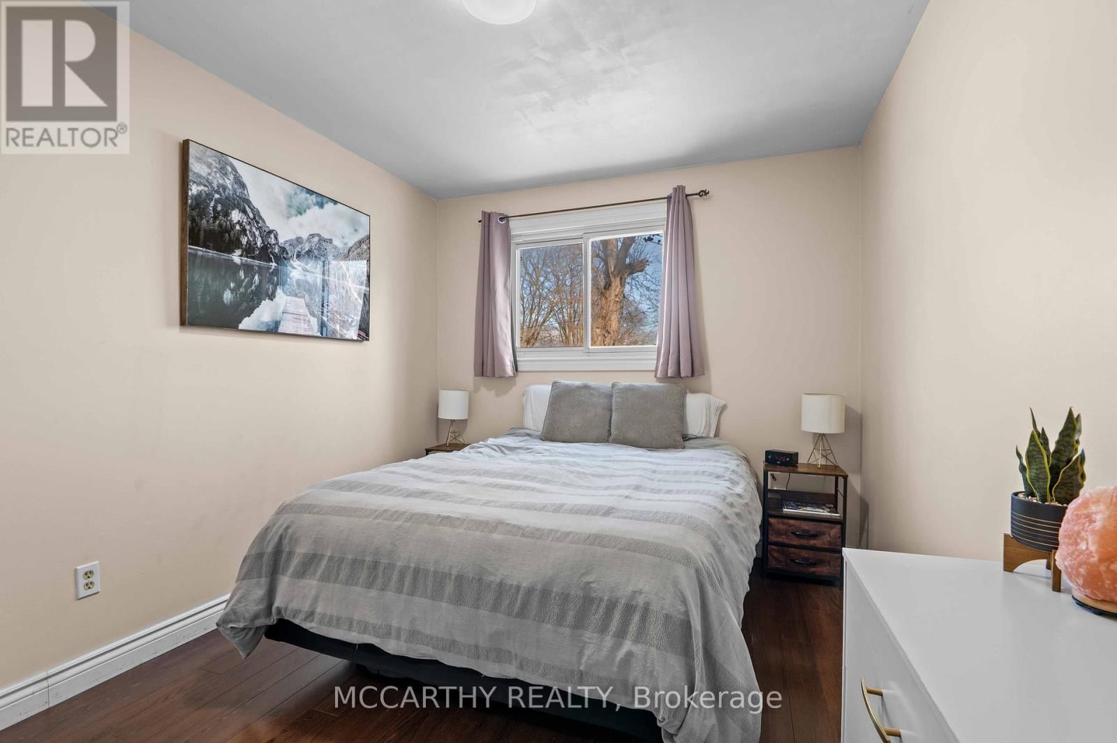 421 VICTORIA STREET Image 22