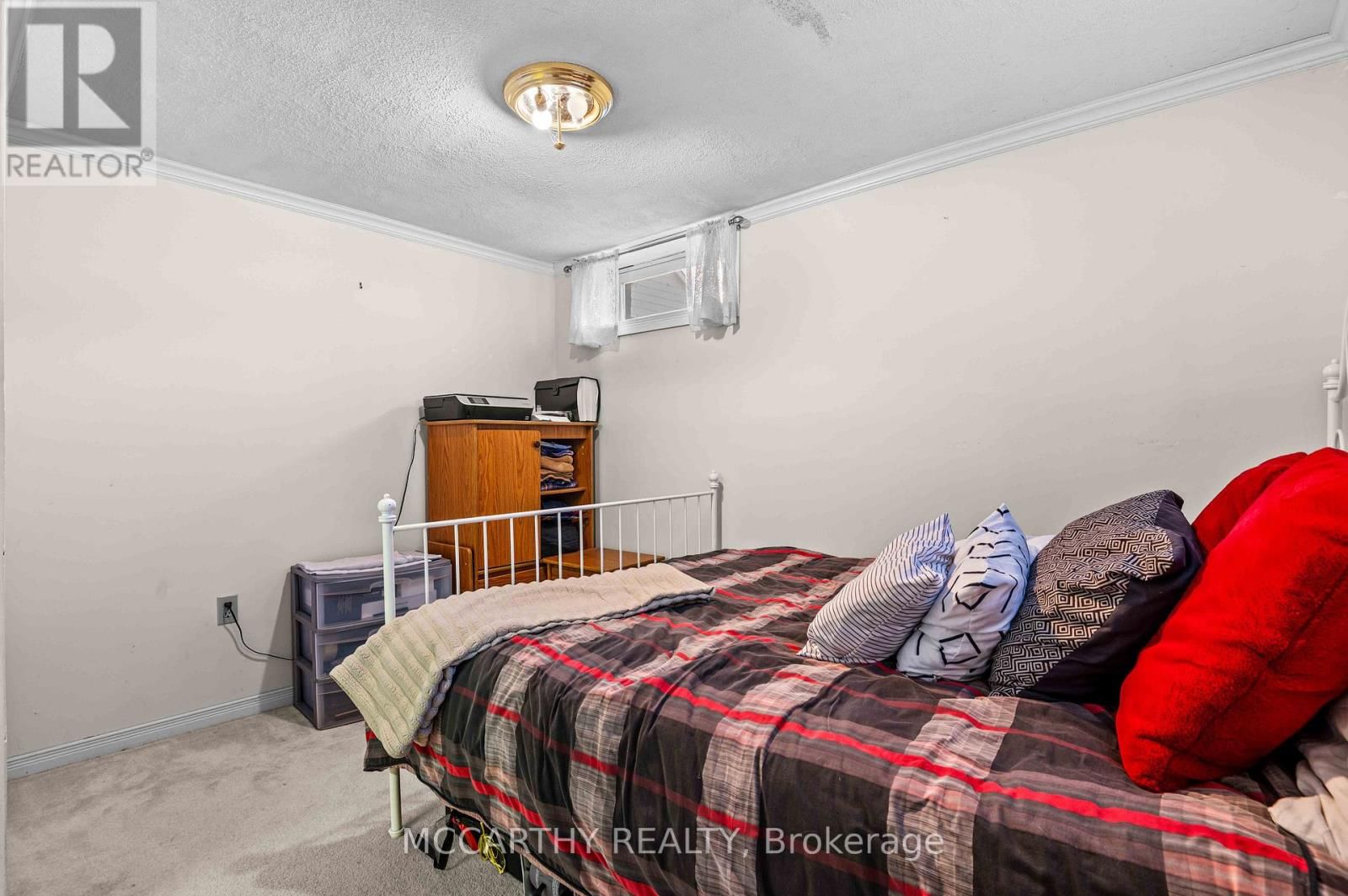 421 VICTORIA STREET Image 38