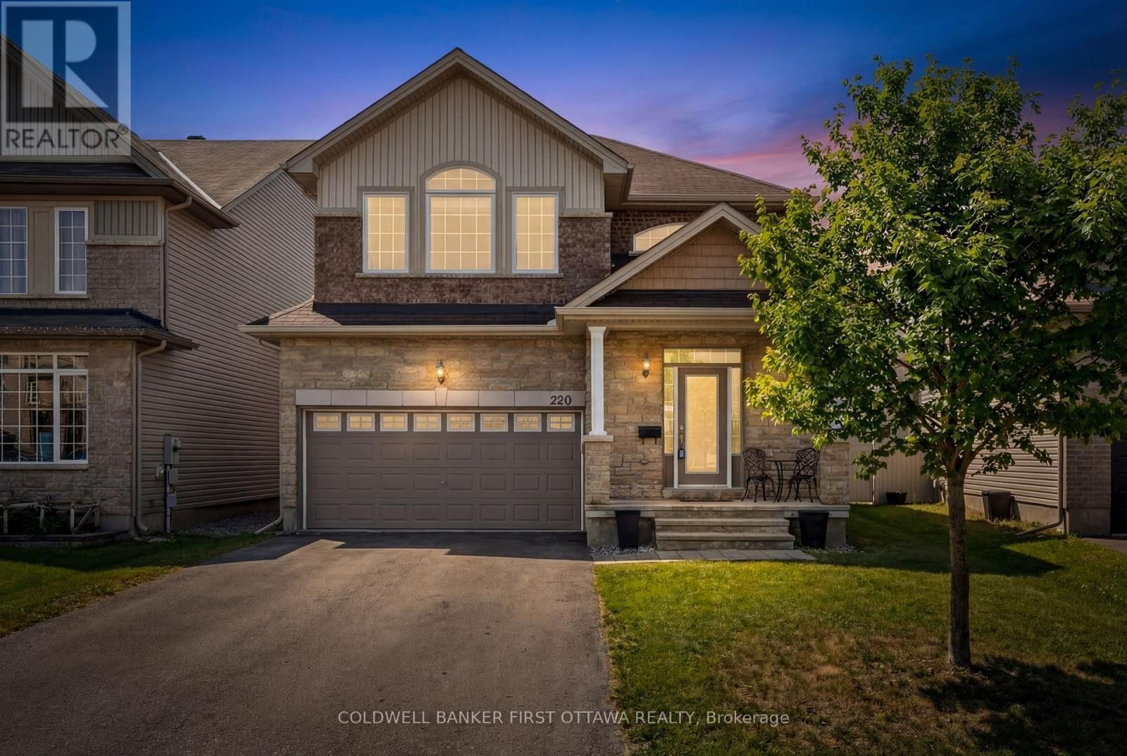 220 DAVE SMITH CRESCENT Image 1