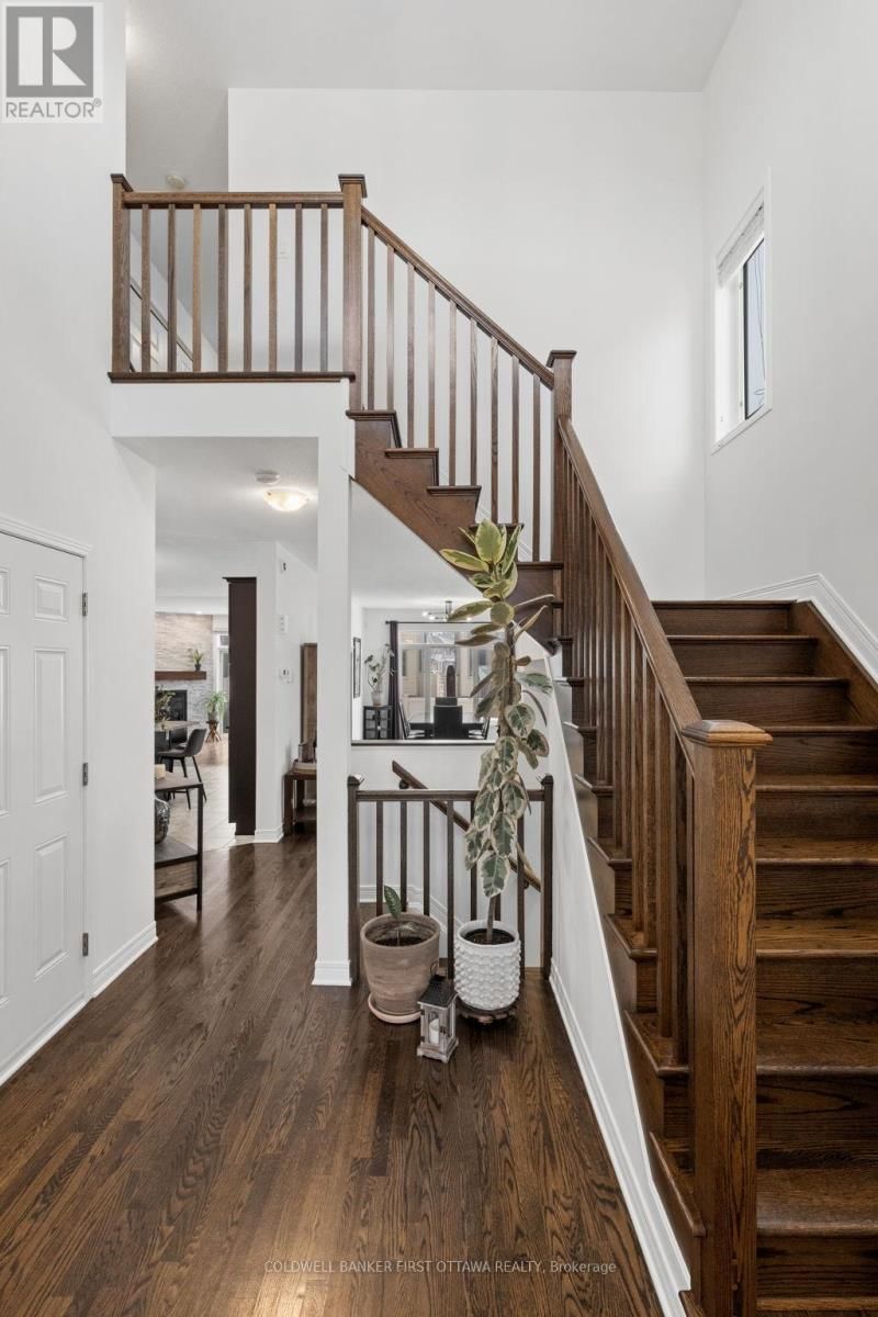 220 DAVE SMITH CRESCENT Image 19