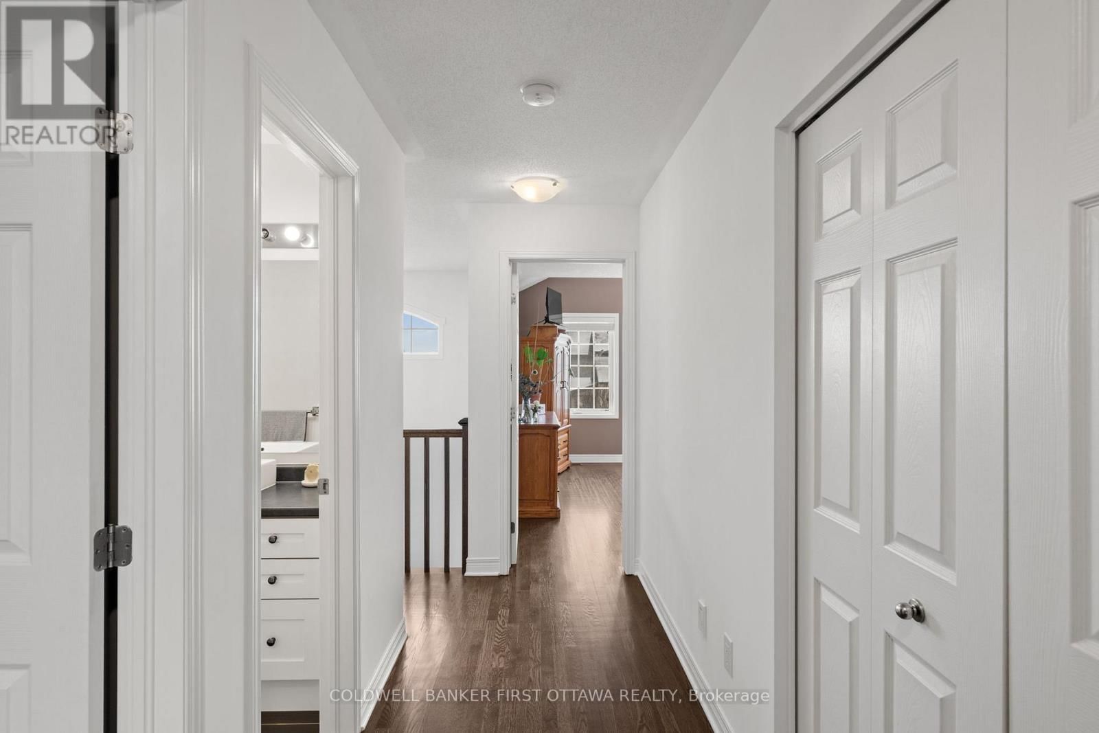 220 DAVE SMITH CRESCENT Image 20