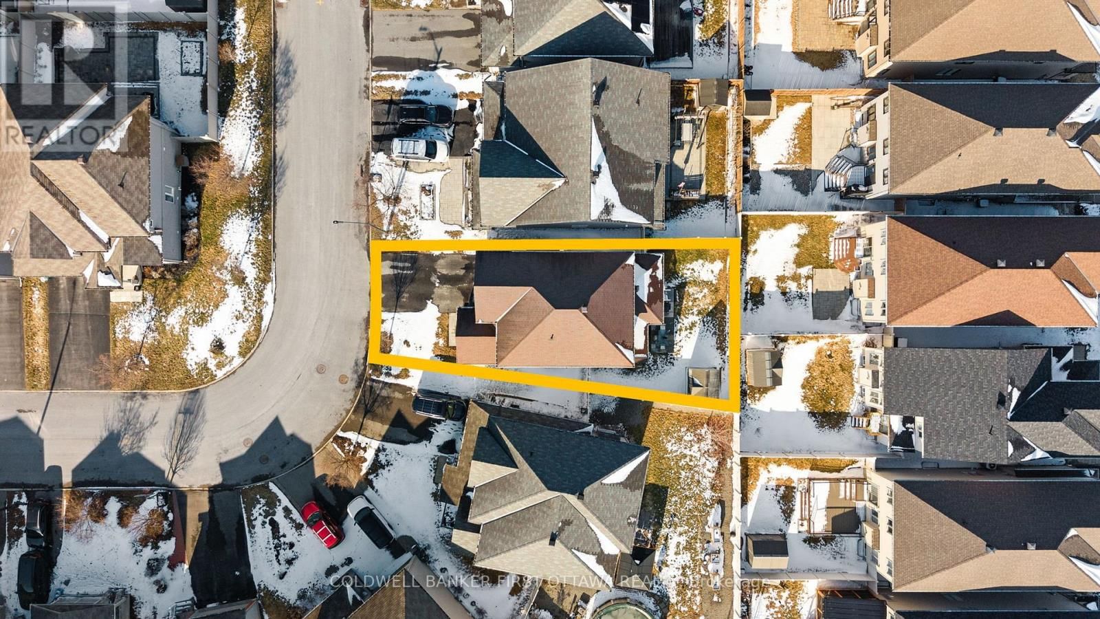 220 DAVE SMITH CRESCENT Image 38