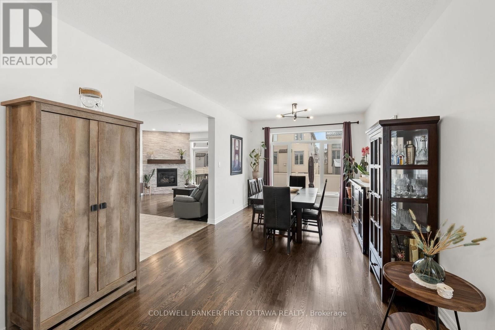 220 DAVE SMITH CRESCENT Image 8