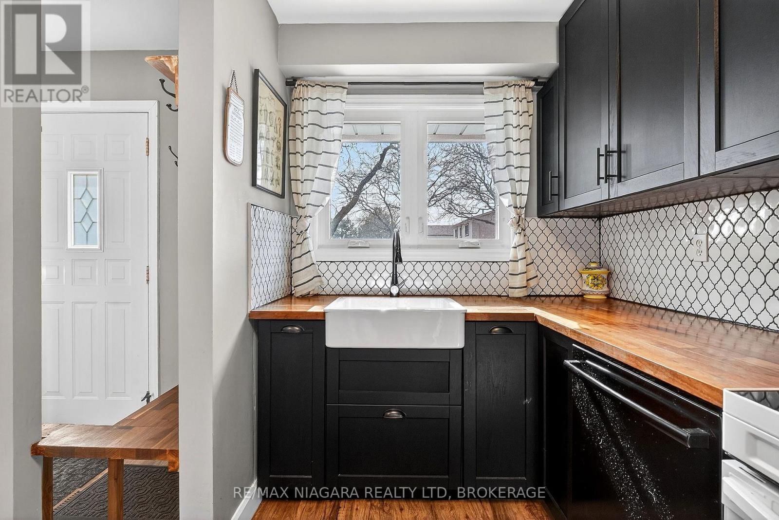 75 BERRISFIELD CRESCENT Image 12