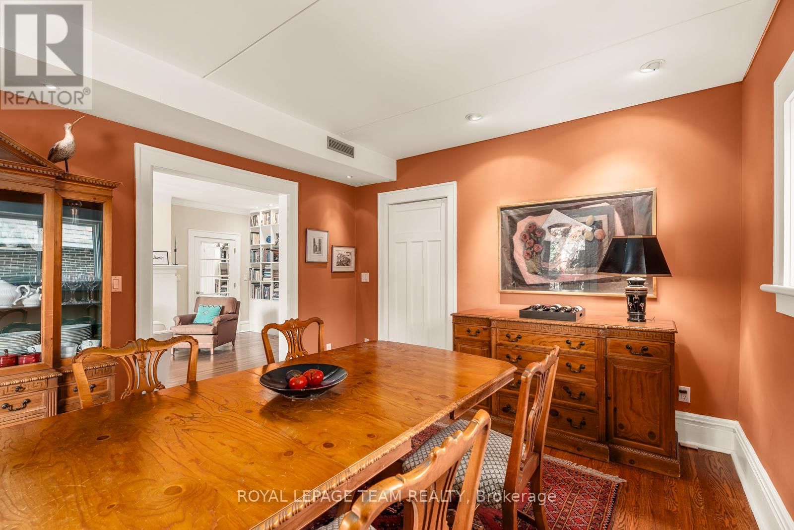 228 RIDEAU TERRACE Image 11