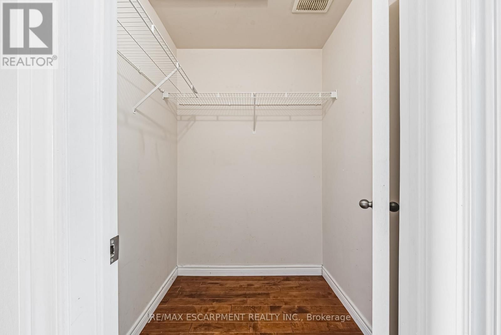 14 - 2 HARBOUR DRIVE Image 17