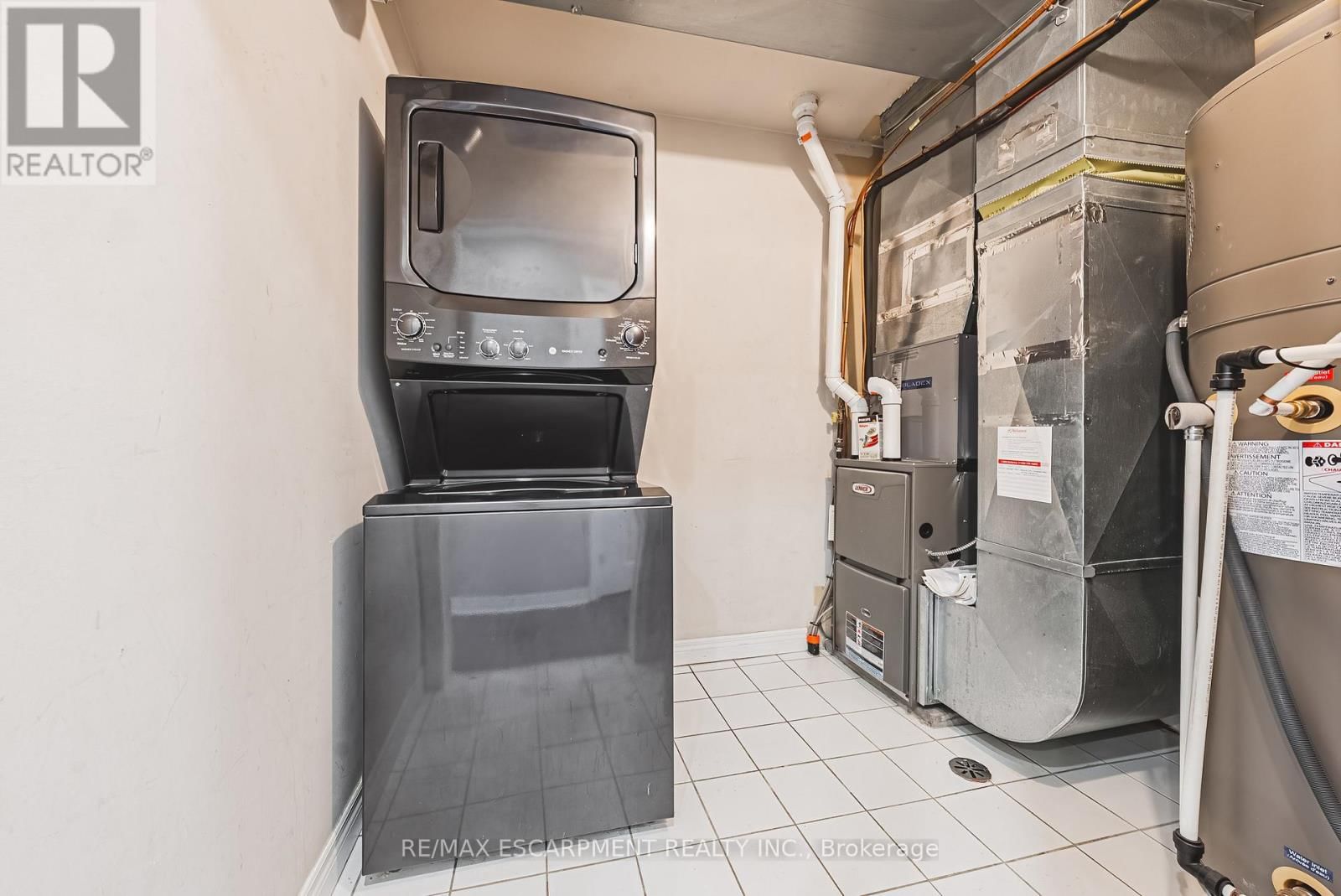 14 - 2 HARBOUR DRIVE Image 21