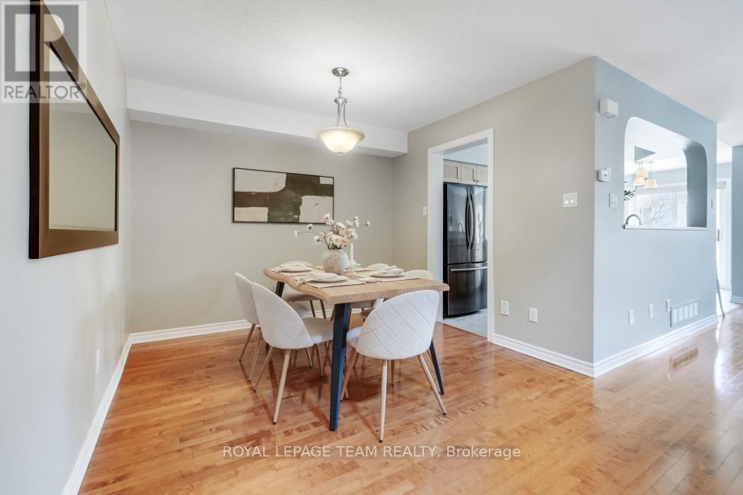 235 SADDLESMITH CIRCLE Image 8