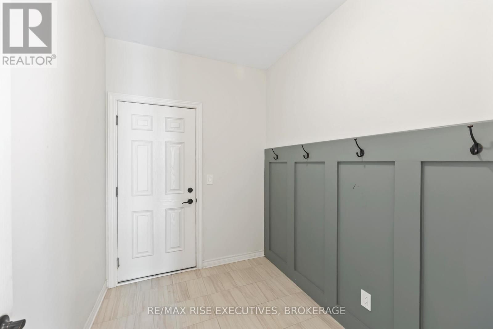 648 HALLOWAY DRIVE Image 25