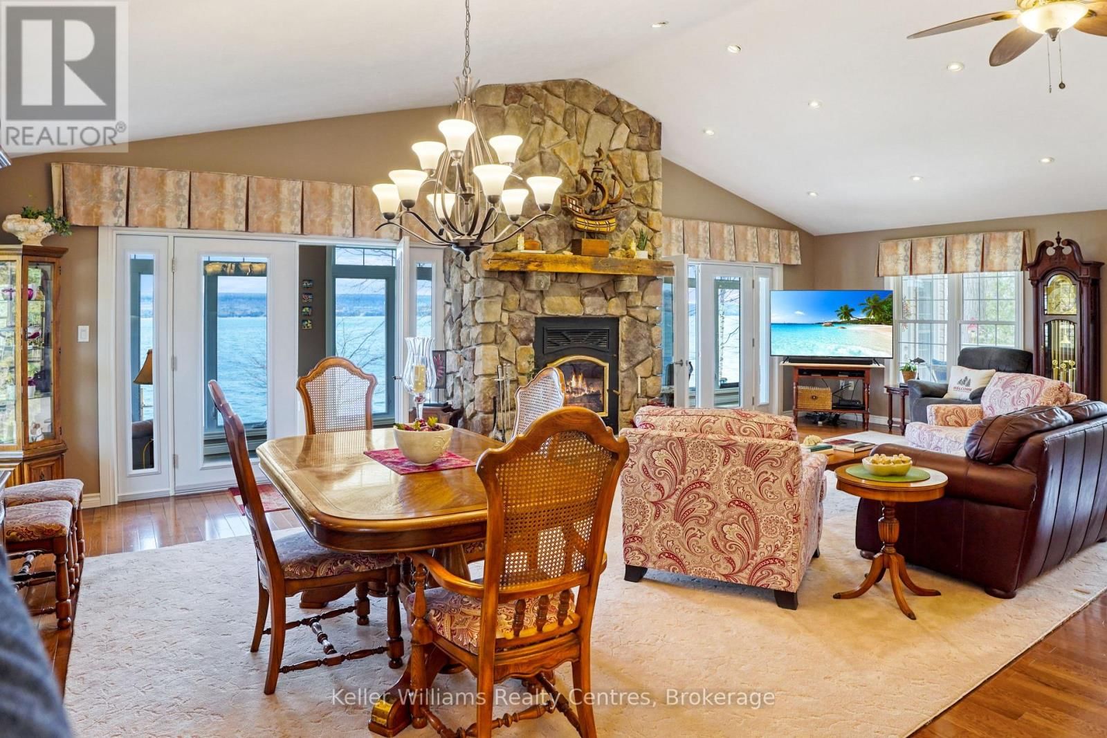 2 2ND AVENUE Image 13