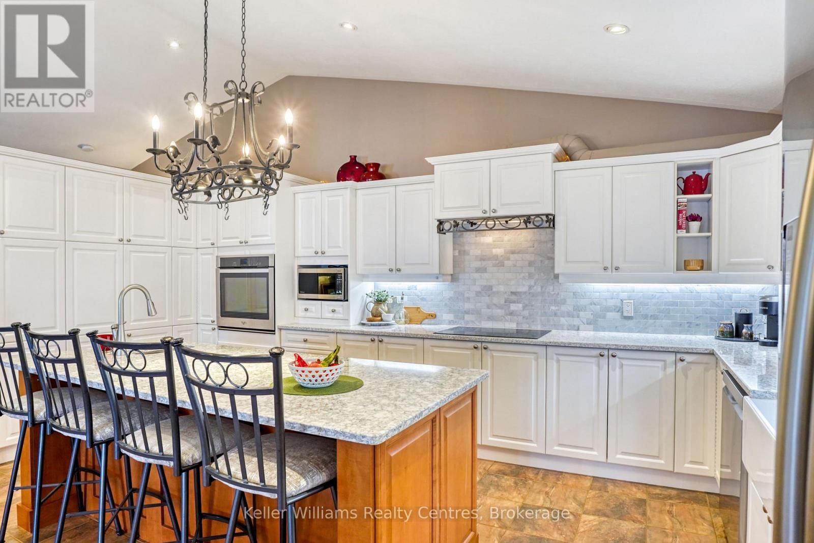 2 2ND AVENUE Image 16