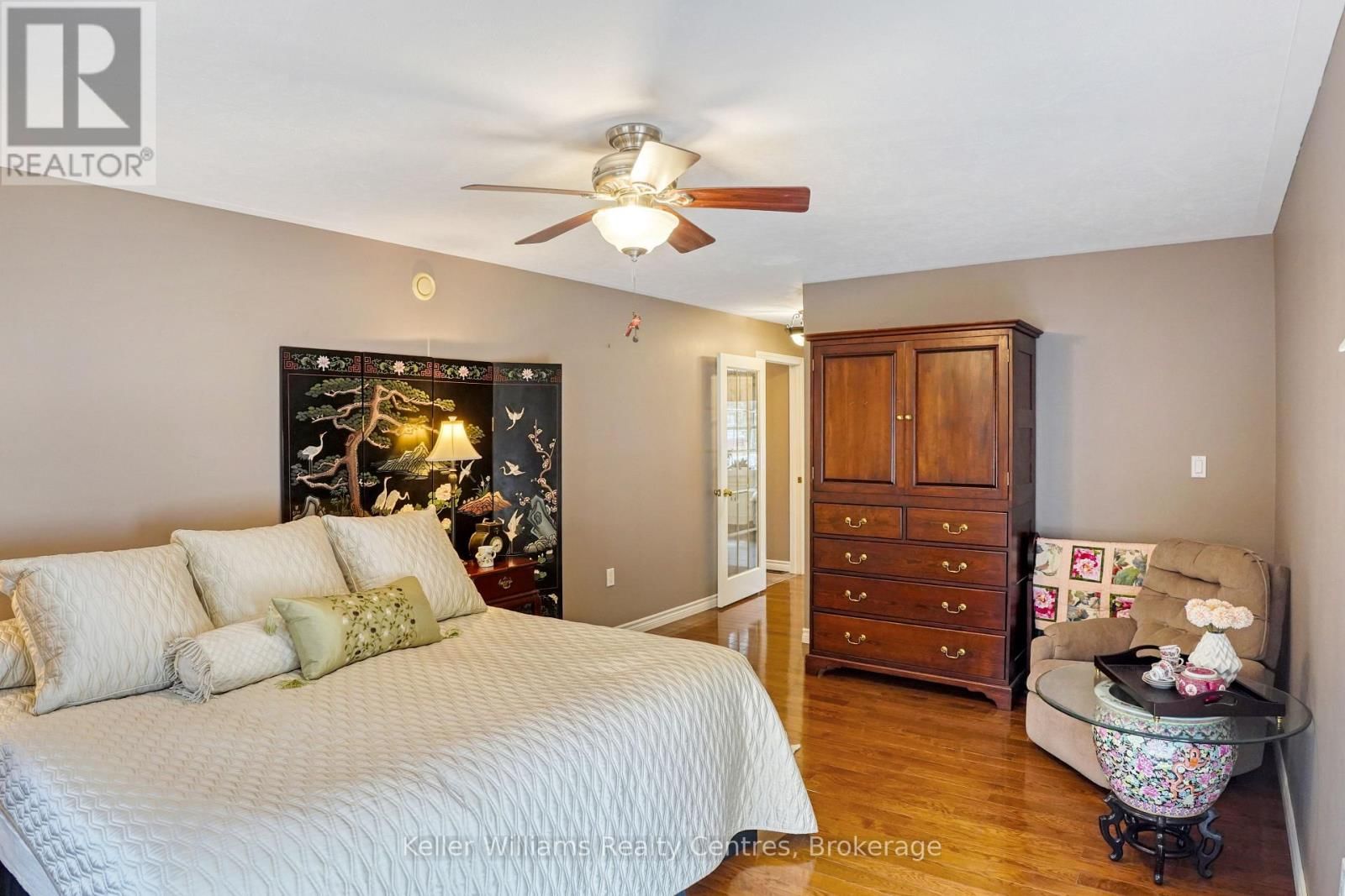 2 2ND AVENUE Image 21