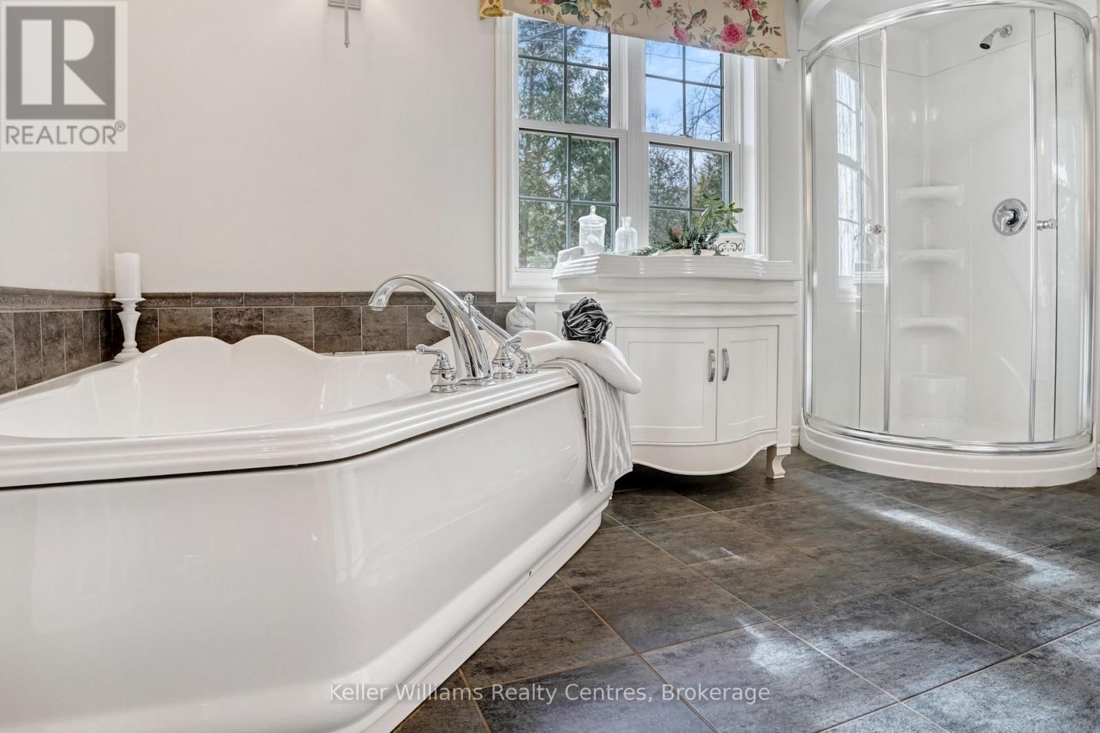 2 2ND AVENUE Image 25