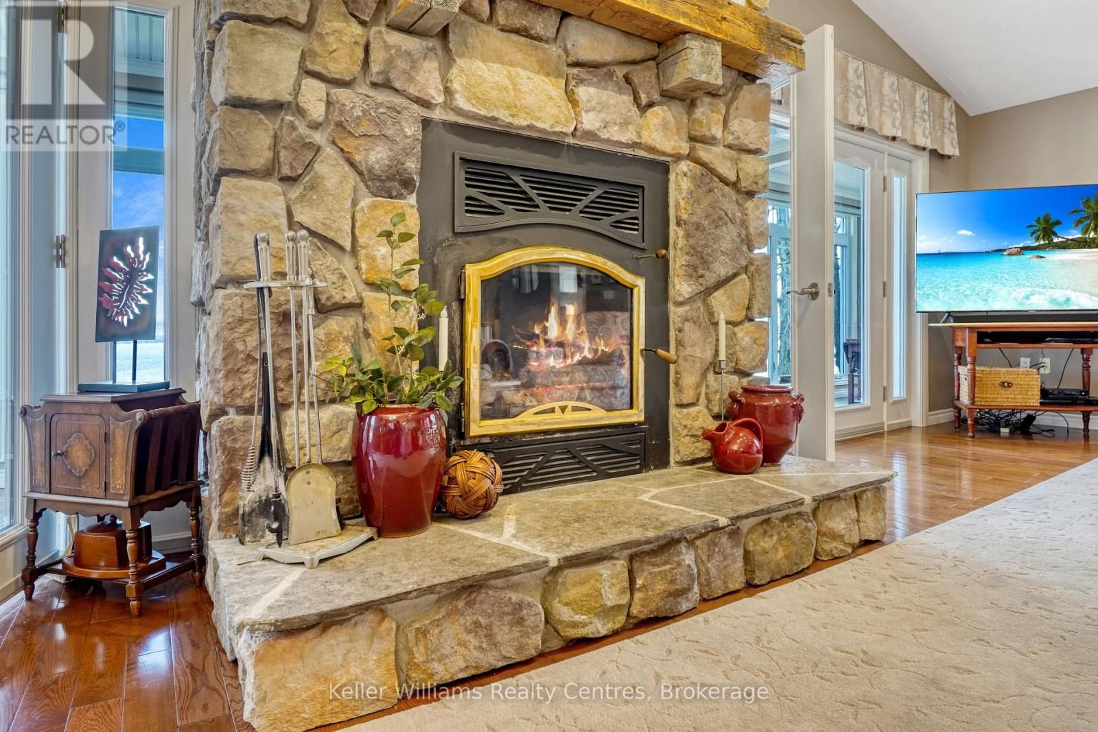 2 2ND AVENUE Image 9