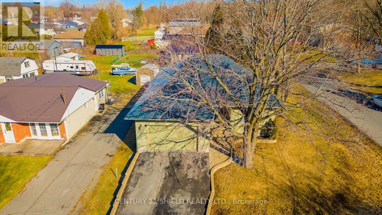 728 ST ANTOINE STREET Image 13