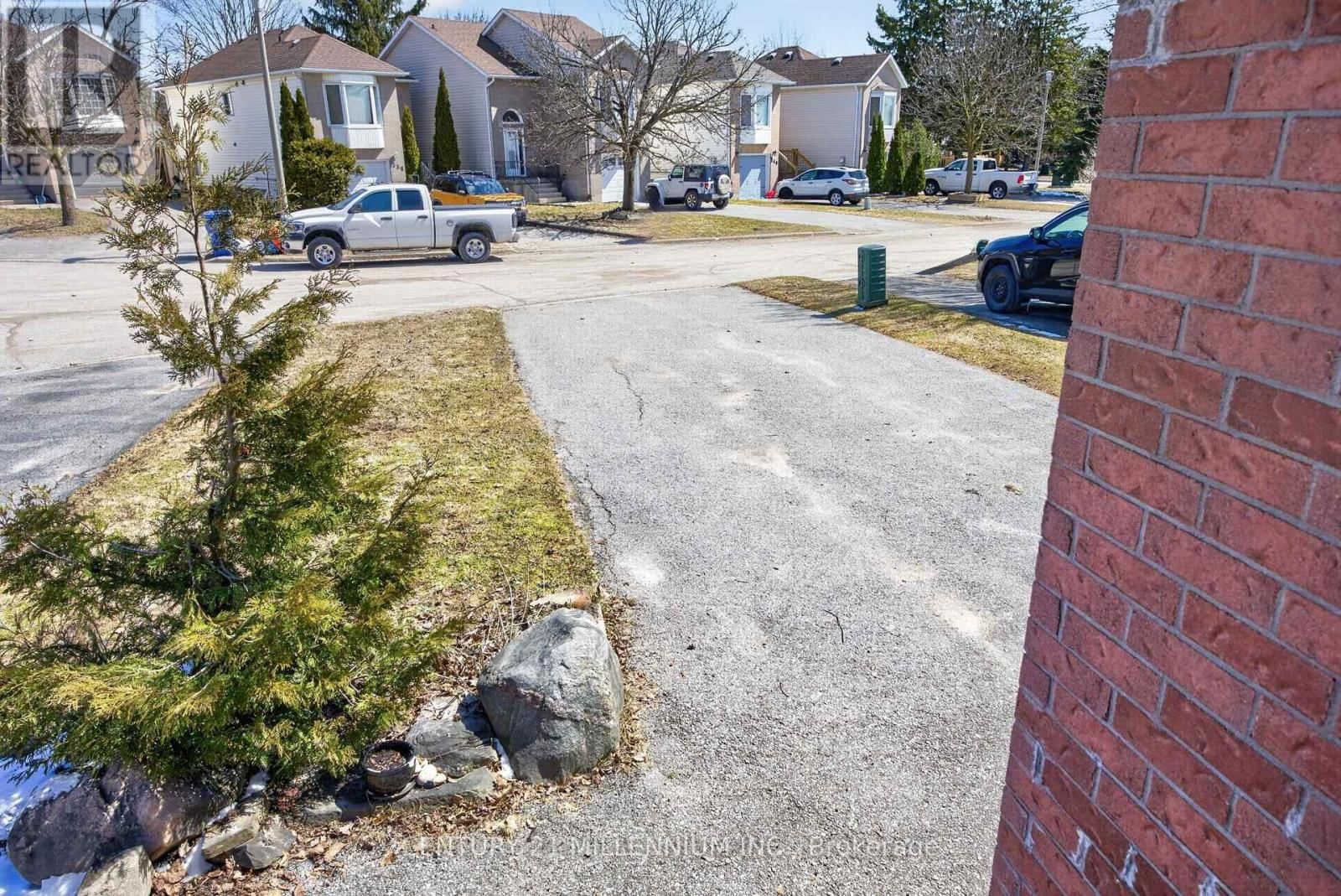 308 SHELBURNE PLACE Image 5