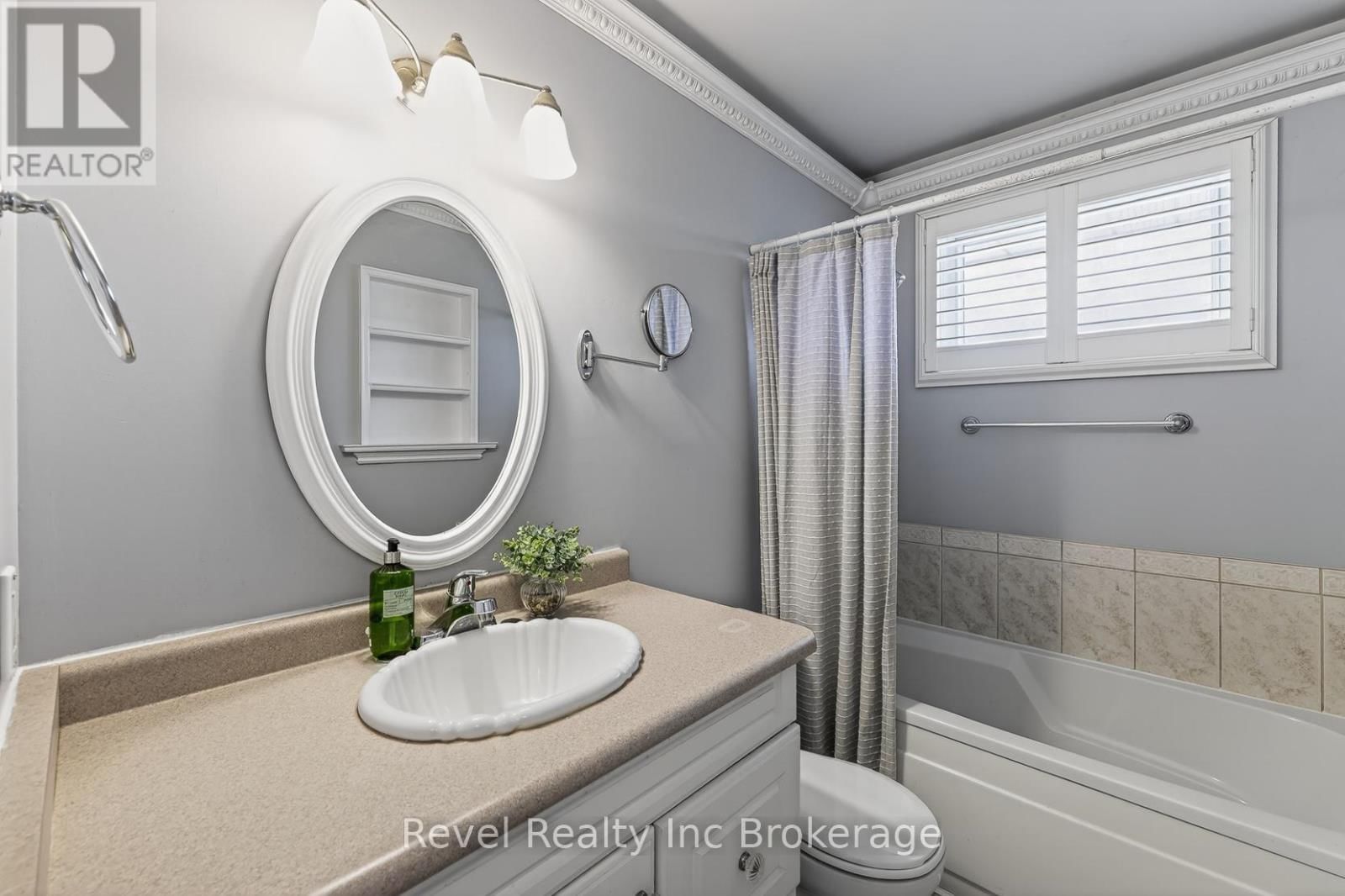 8 ELMWOOD PLACE Image 14