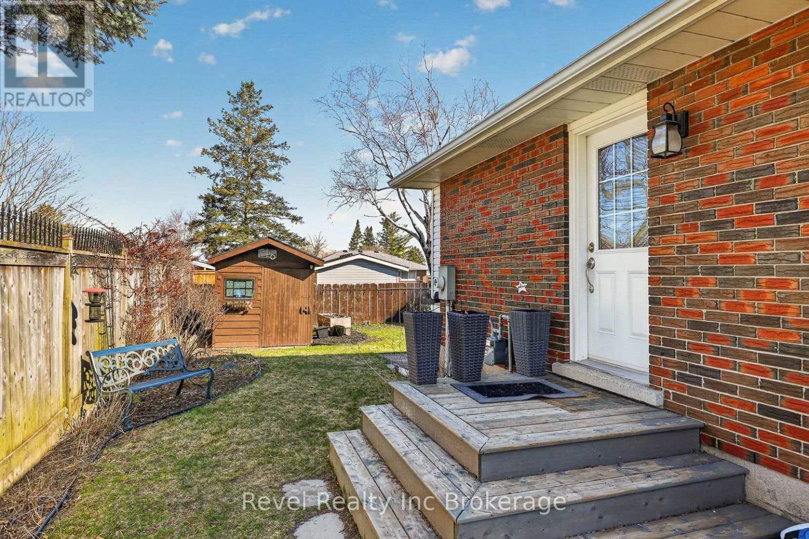 8 ELMWOOD PLACE Image 23